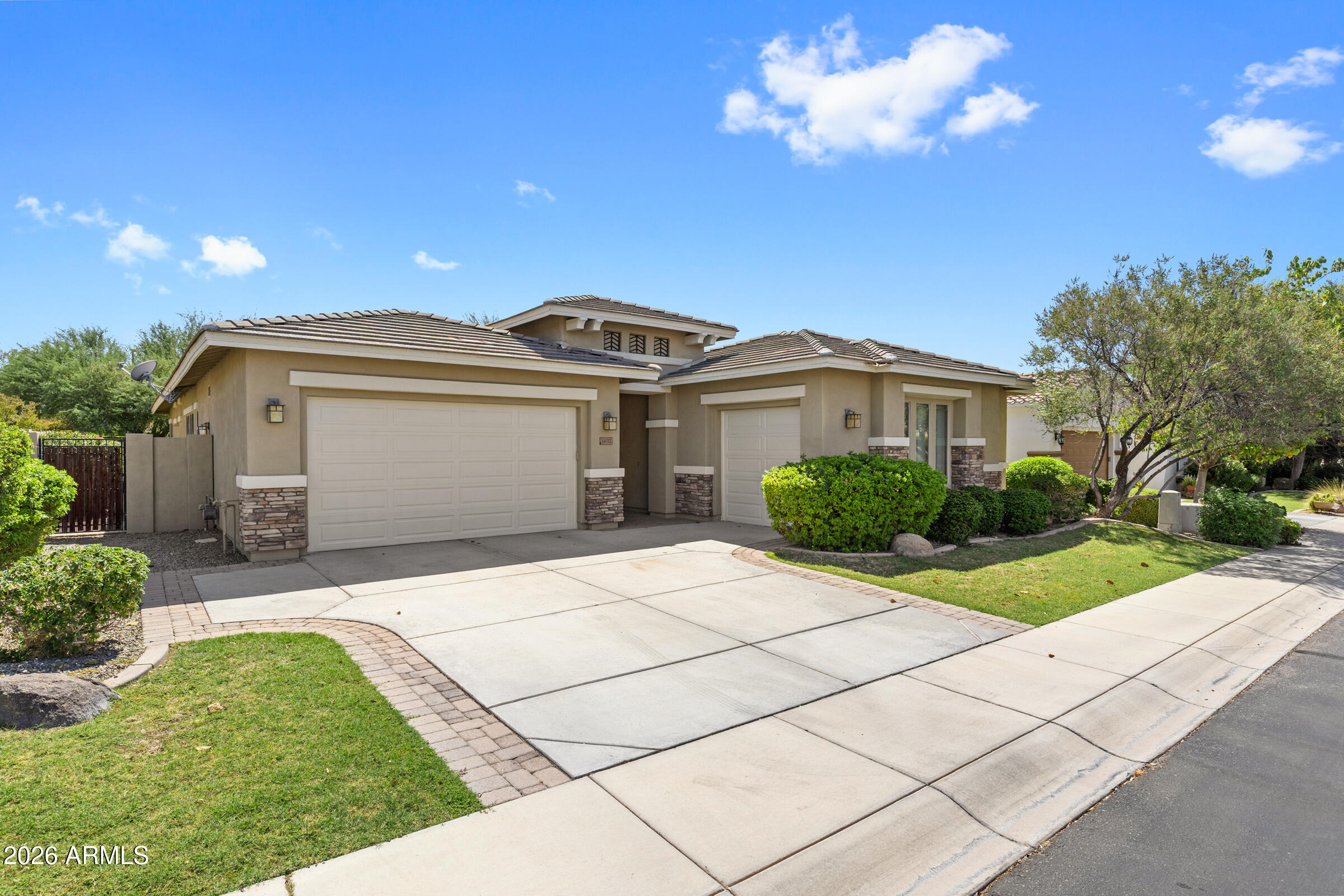6692 S LYON Drive, Gilbert, AZ 85298
