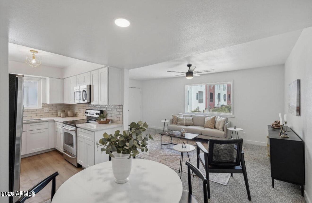 4728 E BELLEVIEW Street, Phoenix, AZ 85008
