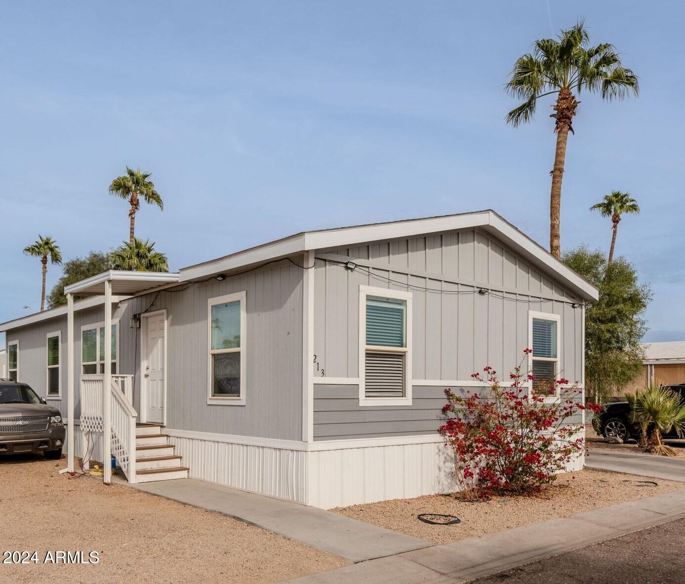 625 W MCKELLIPS Road 213, Mesa, AZ 85201
