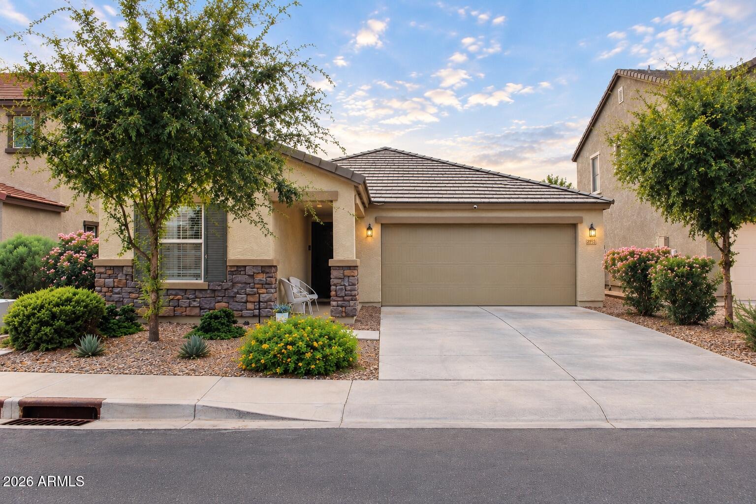 2955 E FARMDALE Avenue, Mesa, AZ 85204