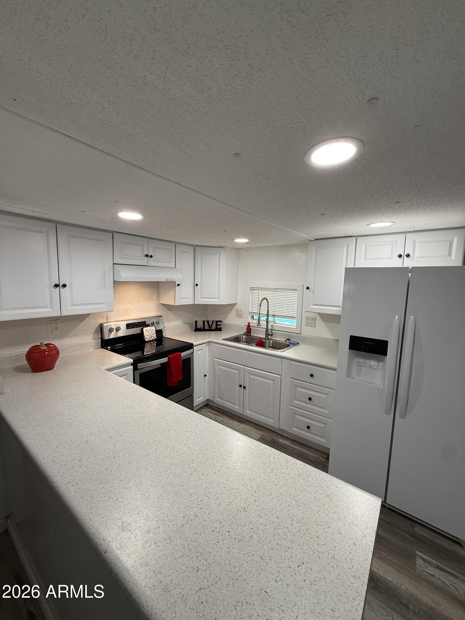 2650 W UNION HILLS Drive 323, Phoenix, AZ 85027