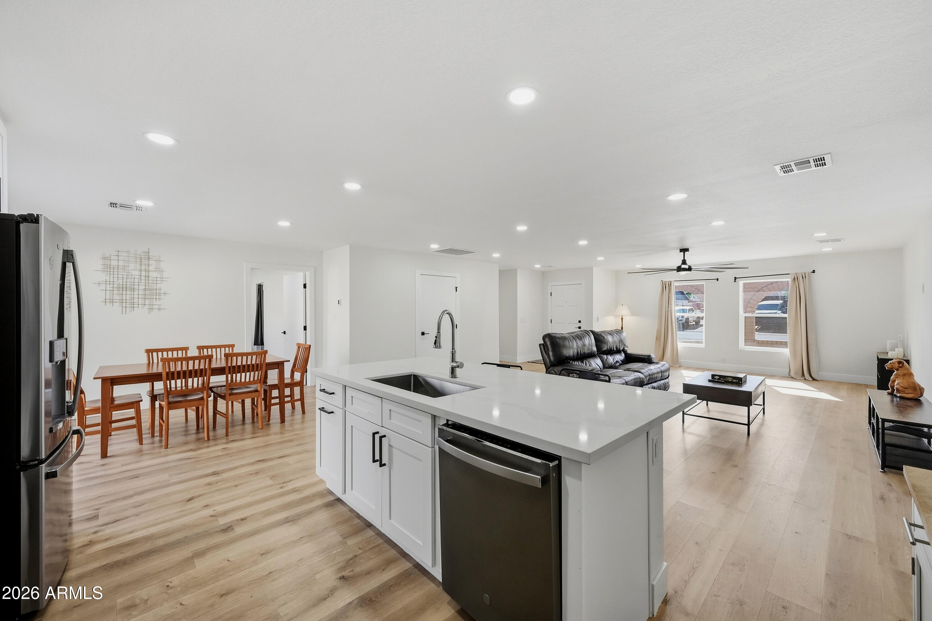 6607 S MITCHELL Drive, Tempe, AZ 85283