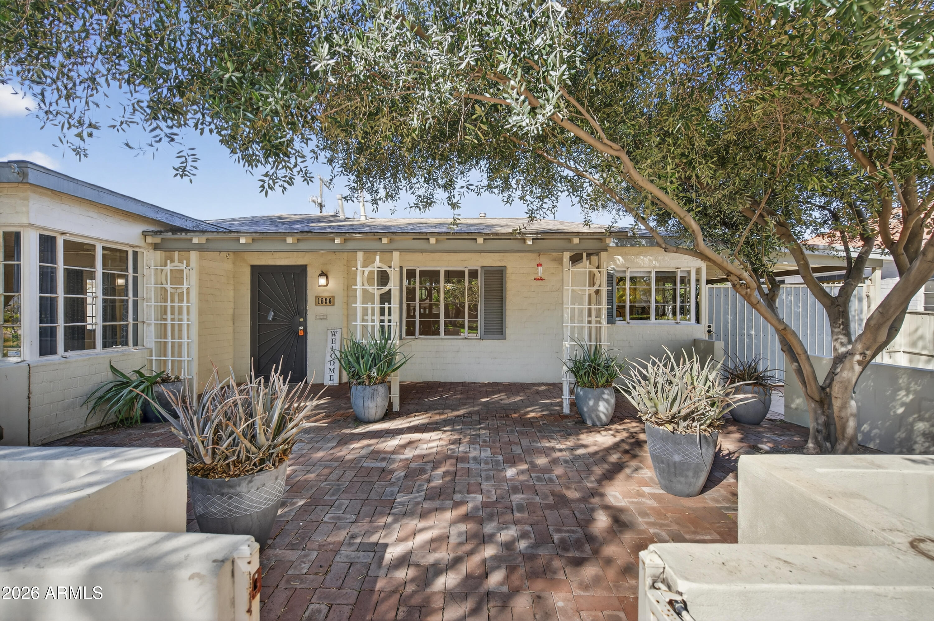 1526 W WILSHIRE Drive, Phoenix, AZ 85007