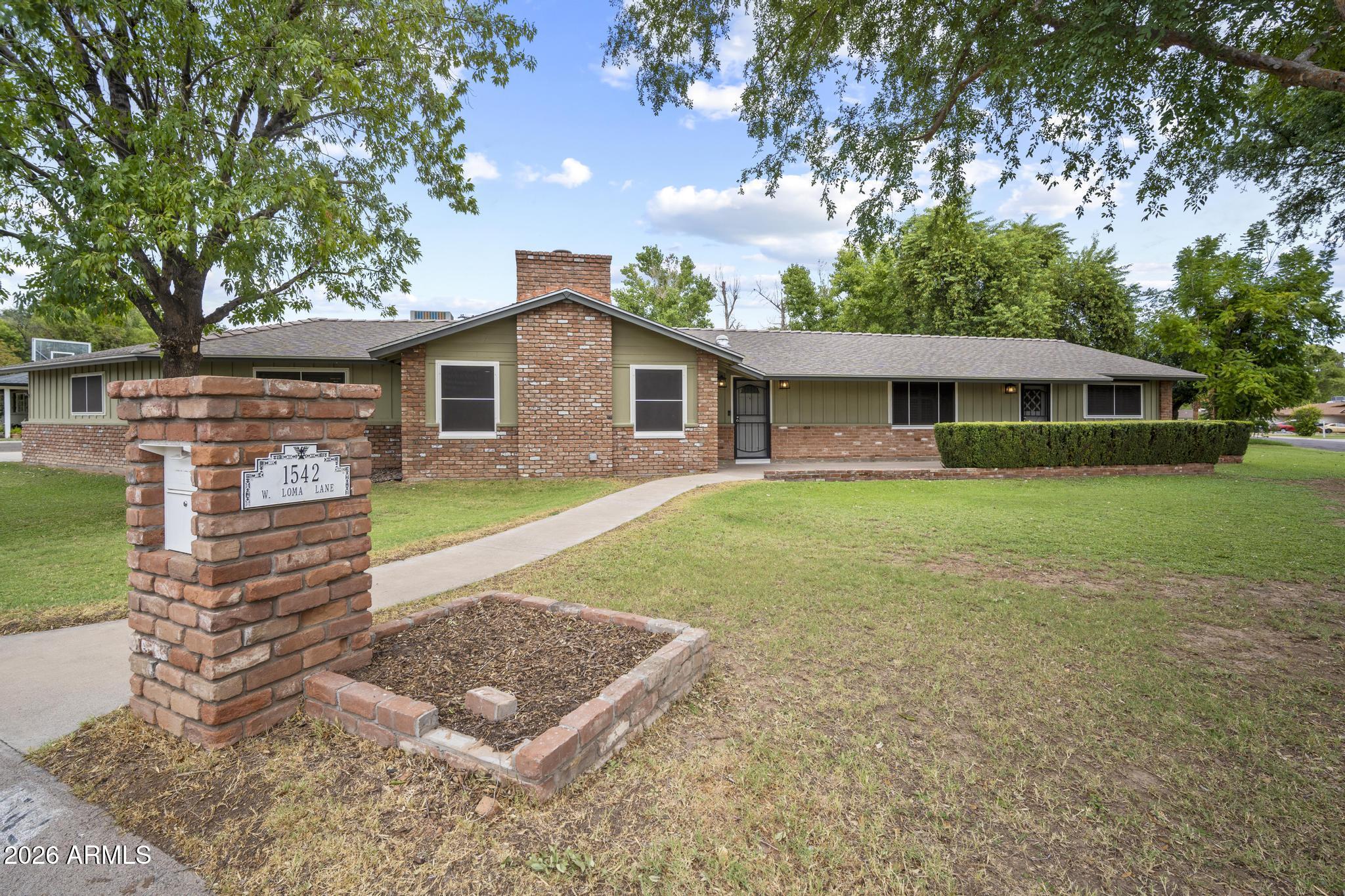 1542 W LOMA Lane, Phoenix, AZ 85021
