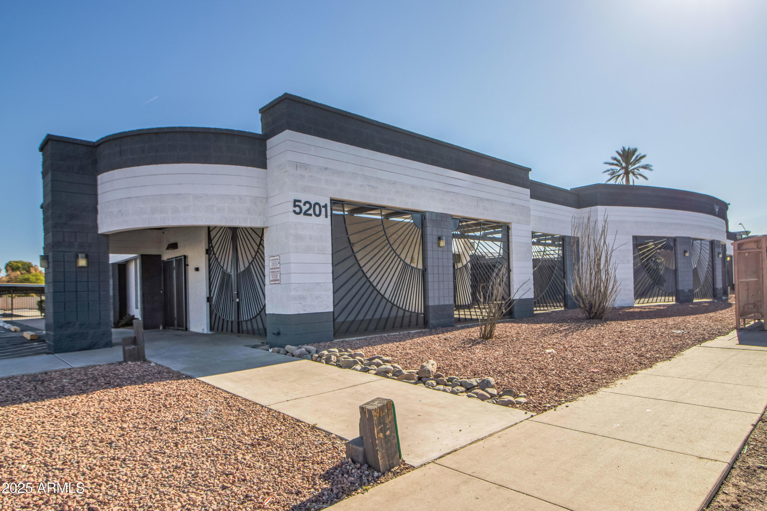 5201 N 19TH Avenue, Phoenix, AZ 85015