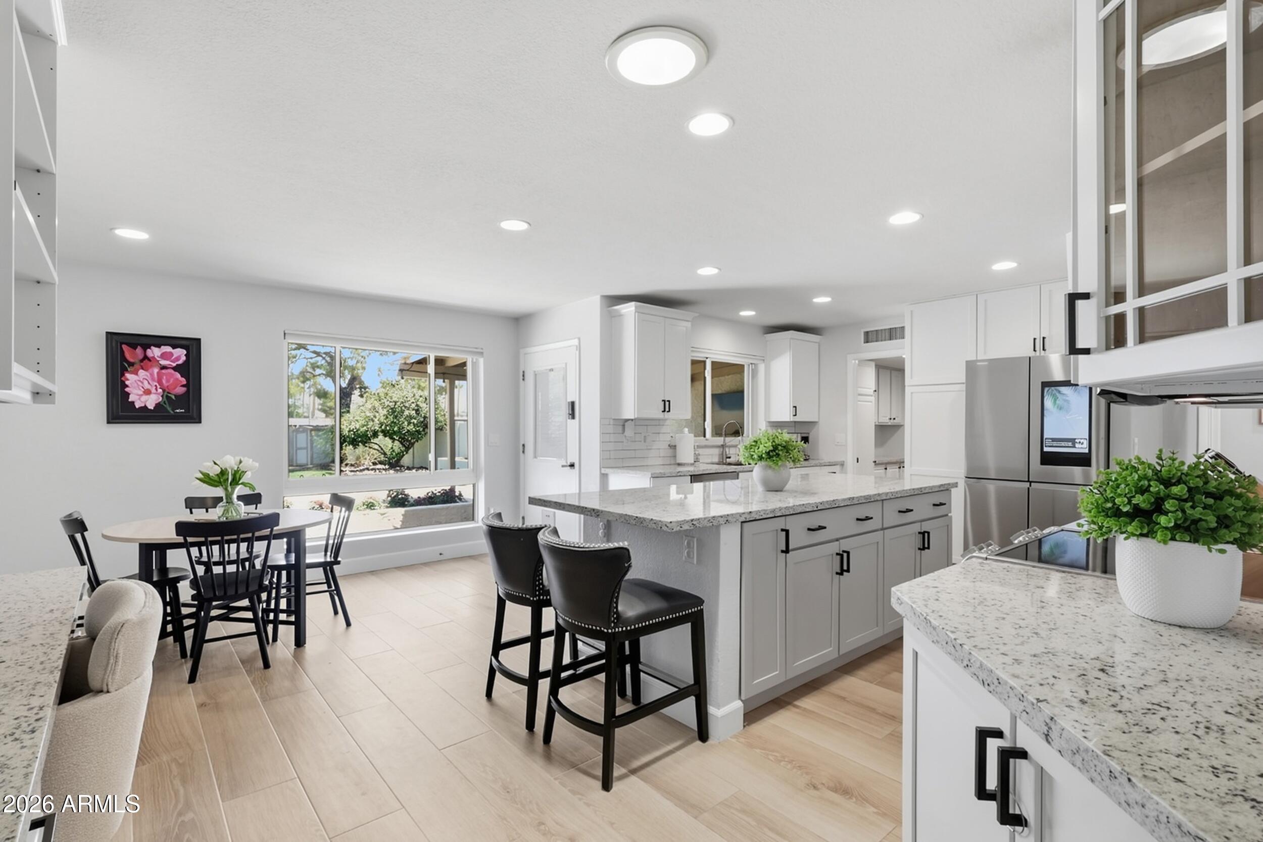 11041 N 44TH Street, Phoenix, AZ 85028