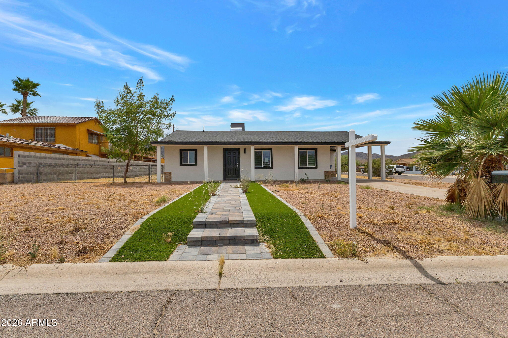 219 W PASEO Way, Phoenix, AZ 85041