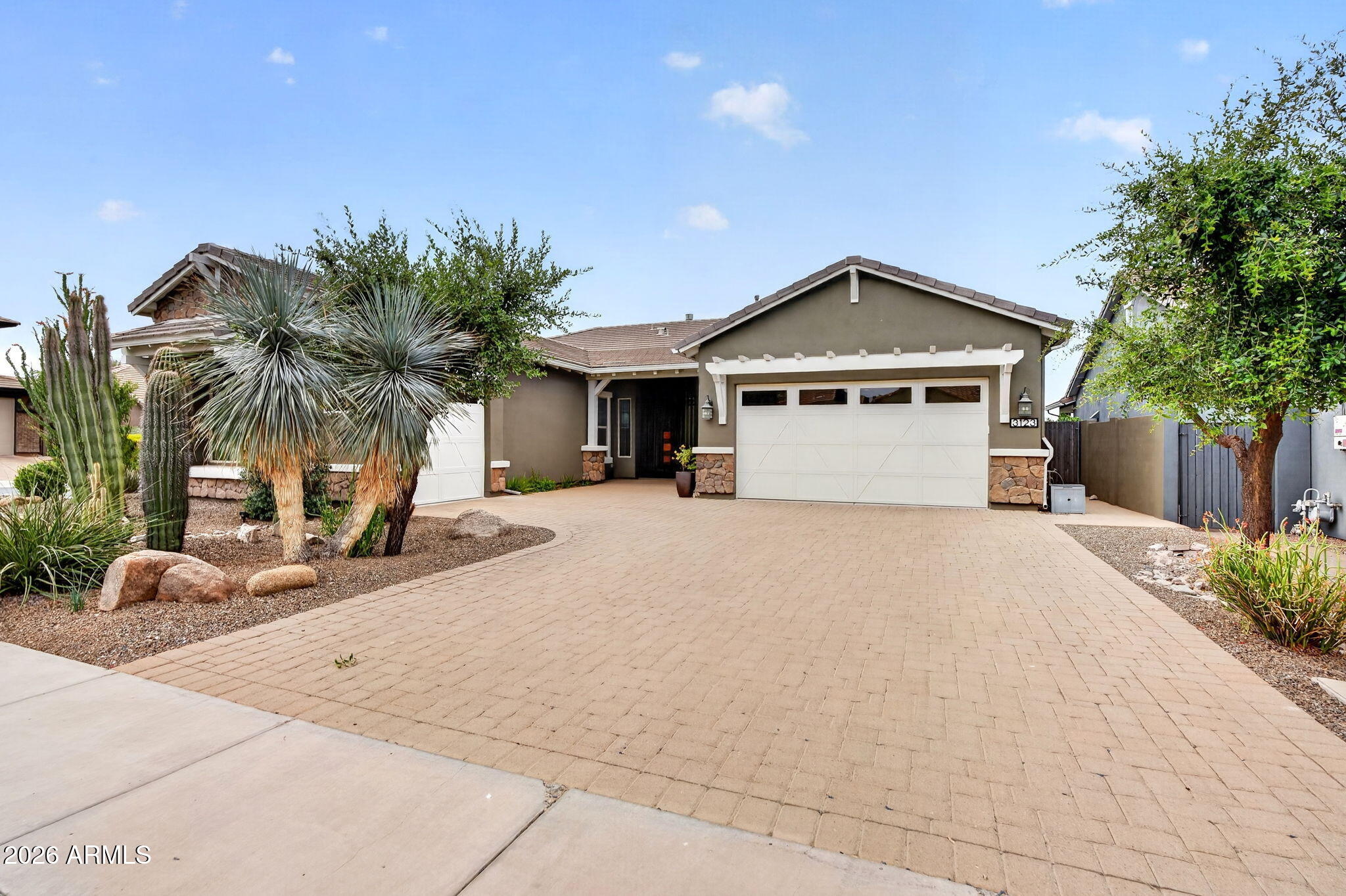 3123 E CAT BALUE Drive, Phoenix, AZ 85050
