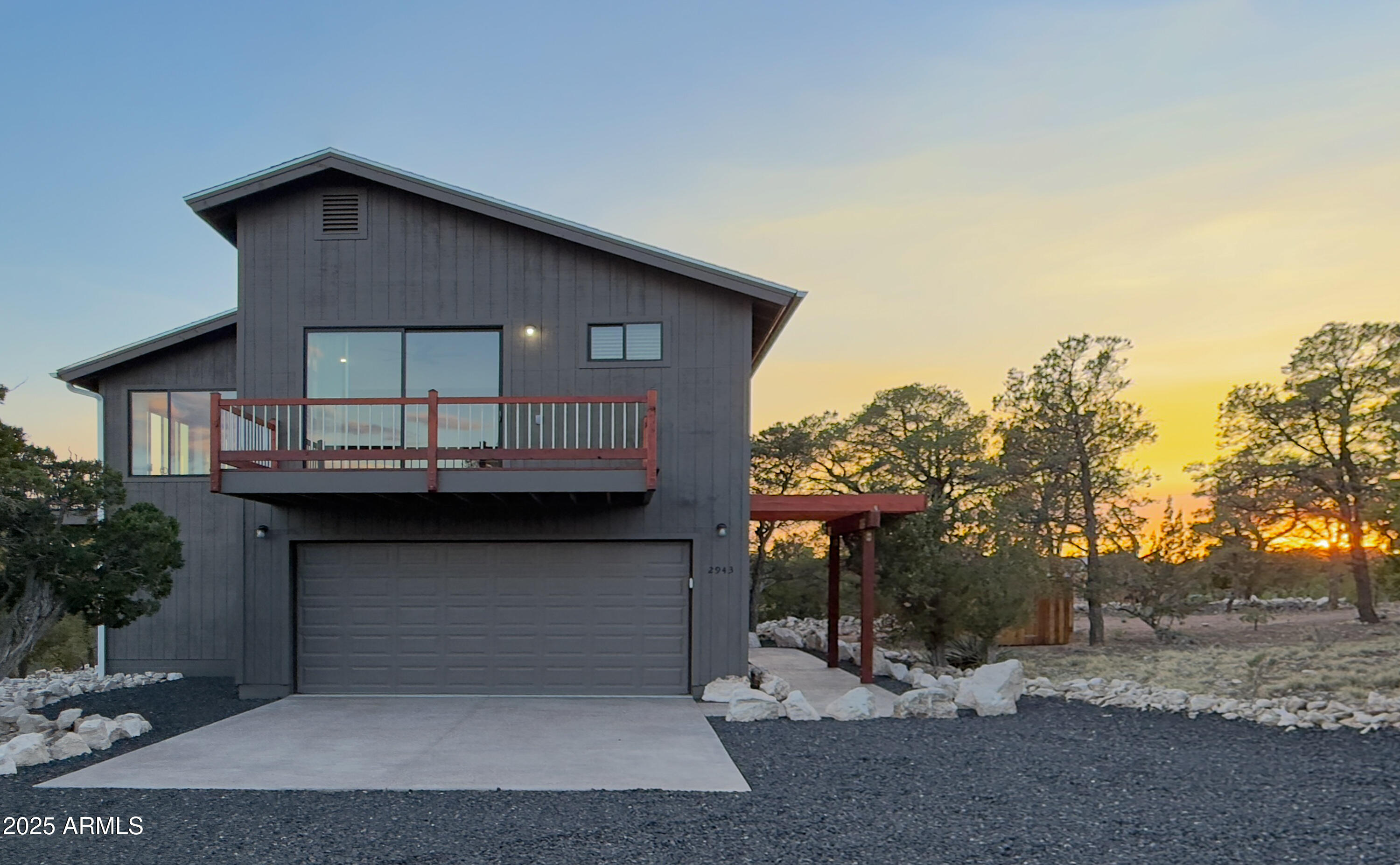 2943 E Lookout Lane, Overgaard, AZ 85933