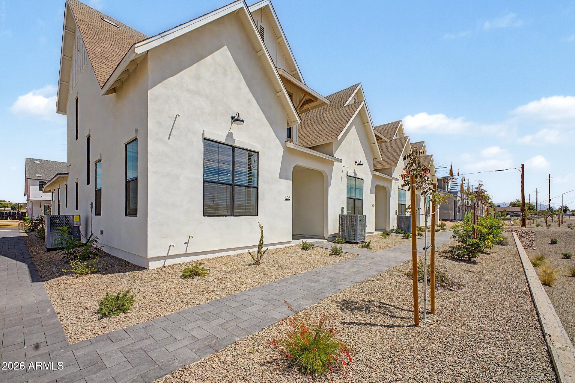 8232 E UNIVERSITY Drive, Mesa, AZ 85207