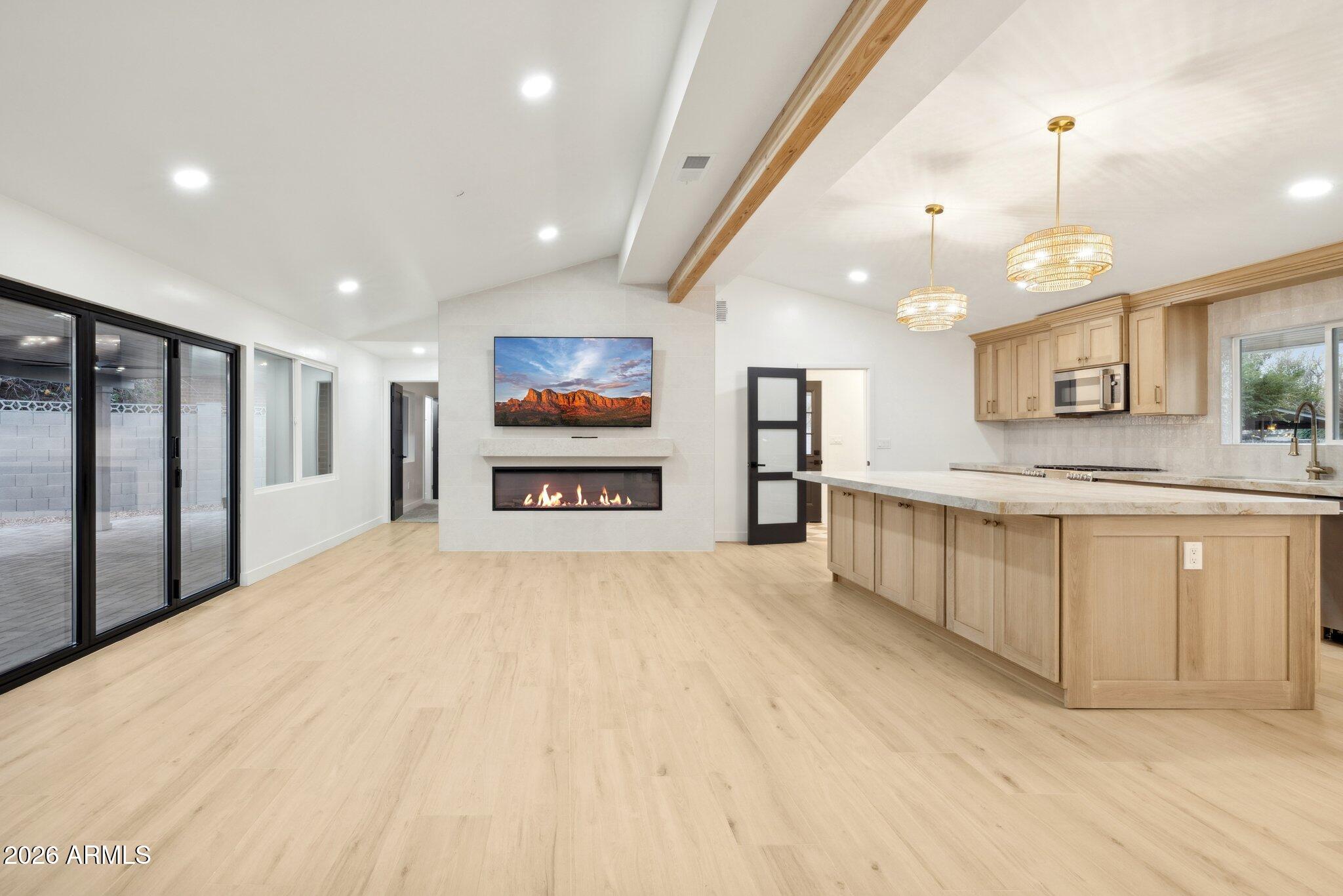 1216 W ROVEY Avenue, Phoenix, AZ 85013