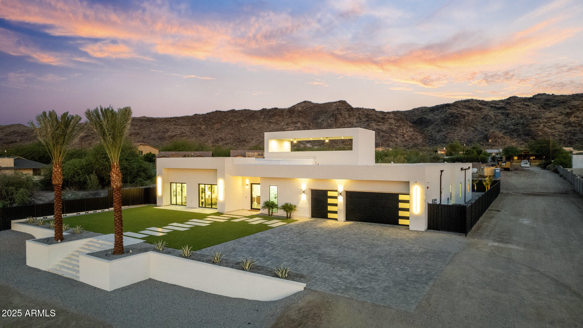 2309 E SOUTH MOUNTAIN Avenue, Phoenix, AZ 85042