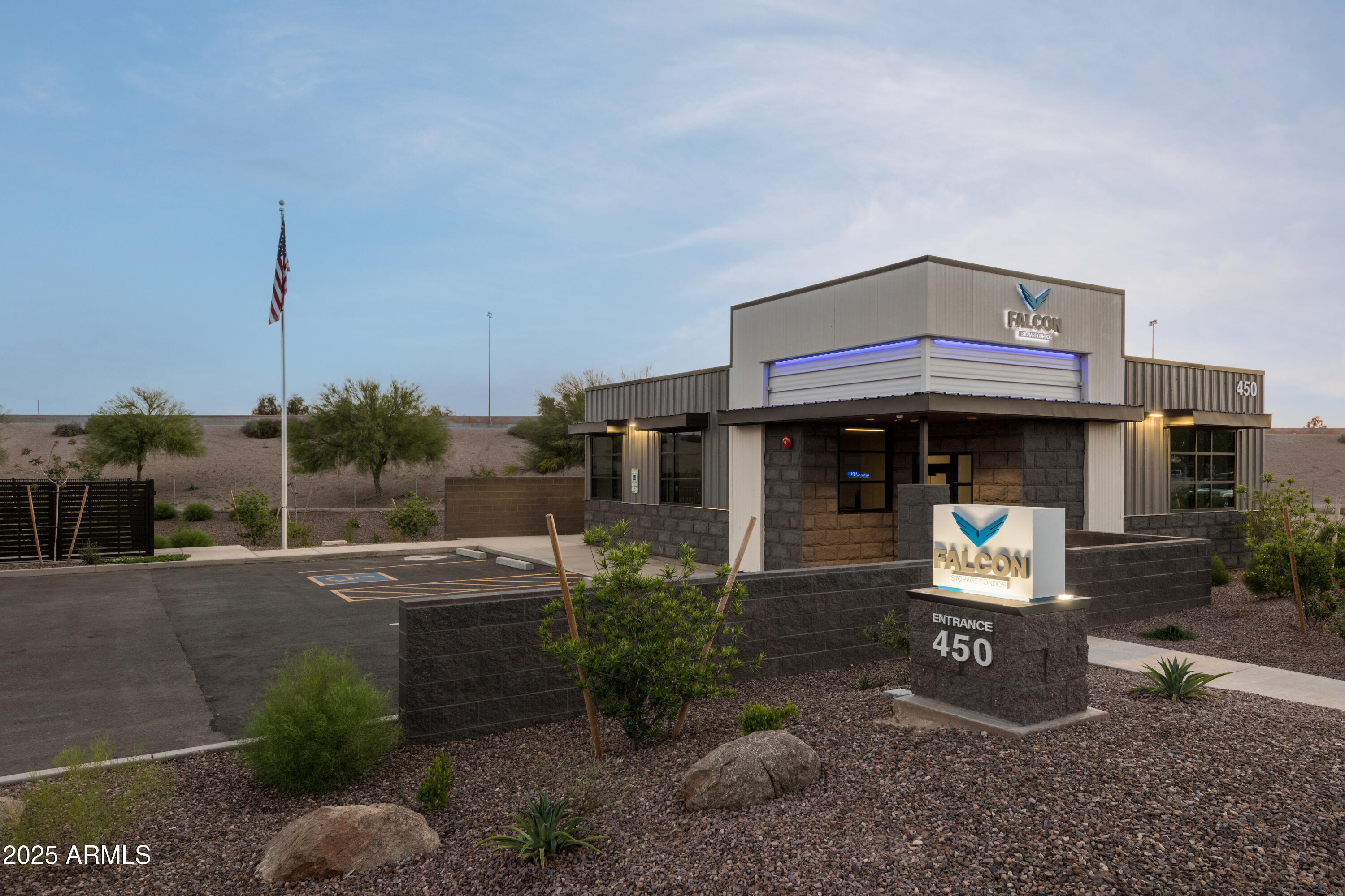 450 E WILLIS Road 68, Chandler, AZ 85286