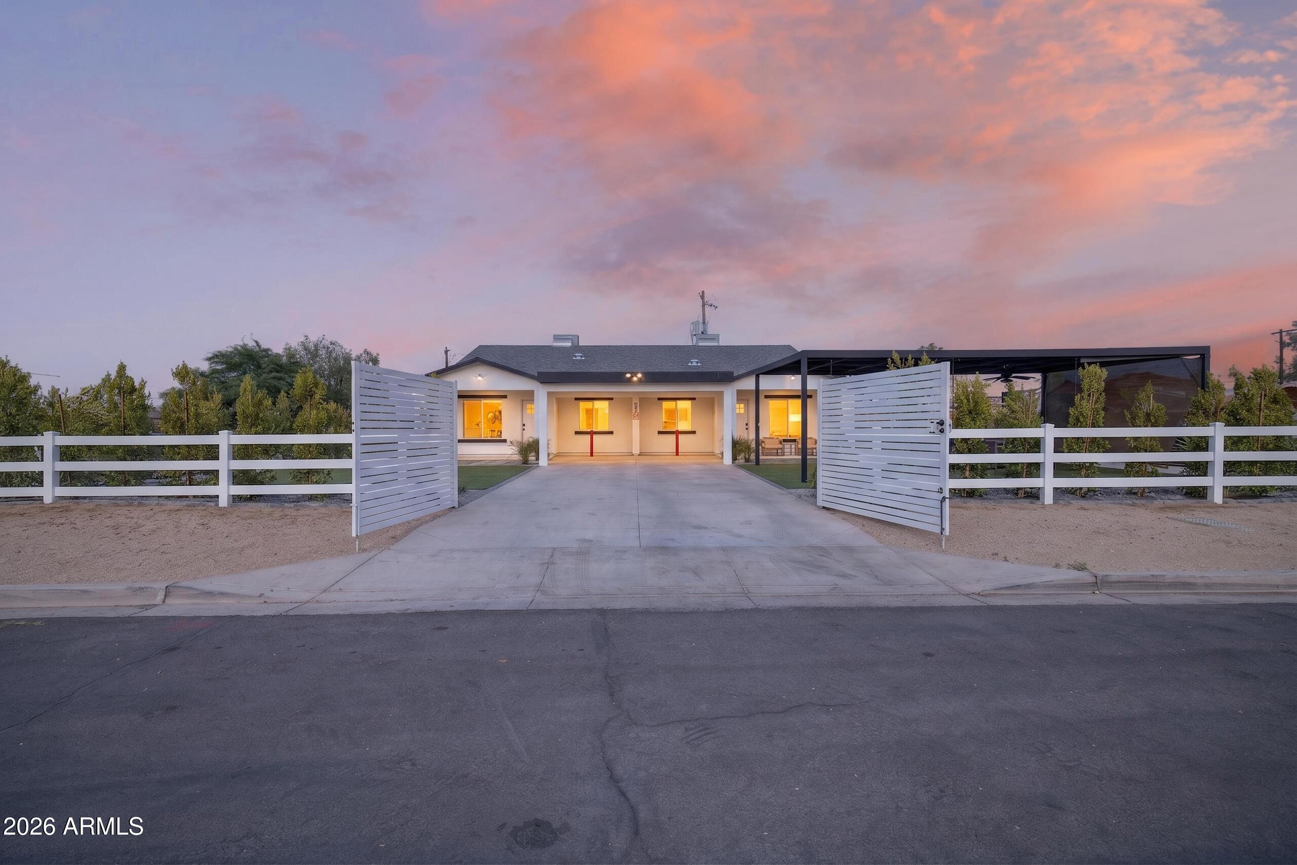 1724 S 1ST Street, Phoenix, AZ 85004