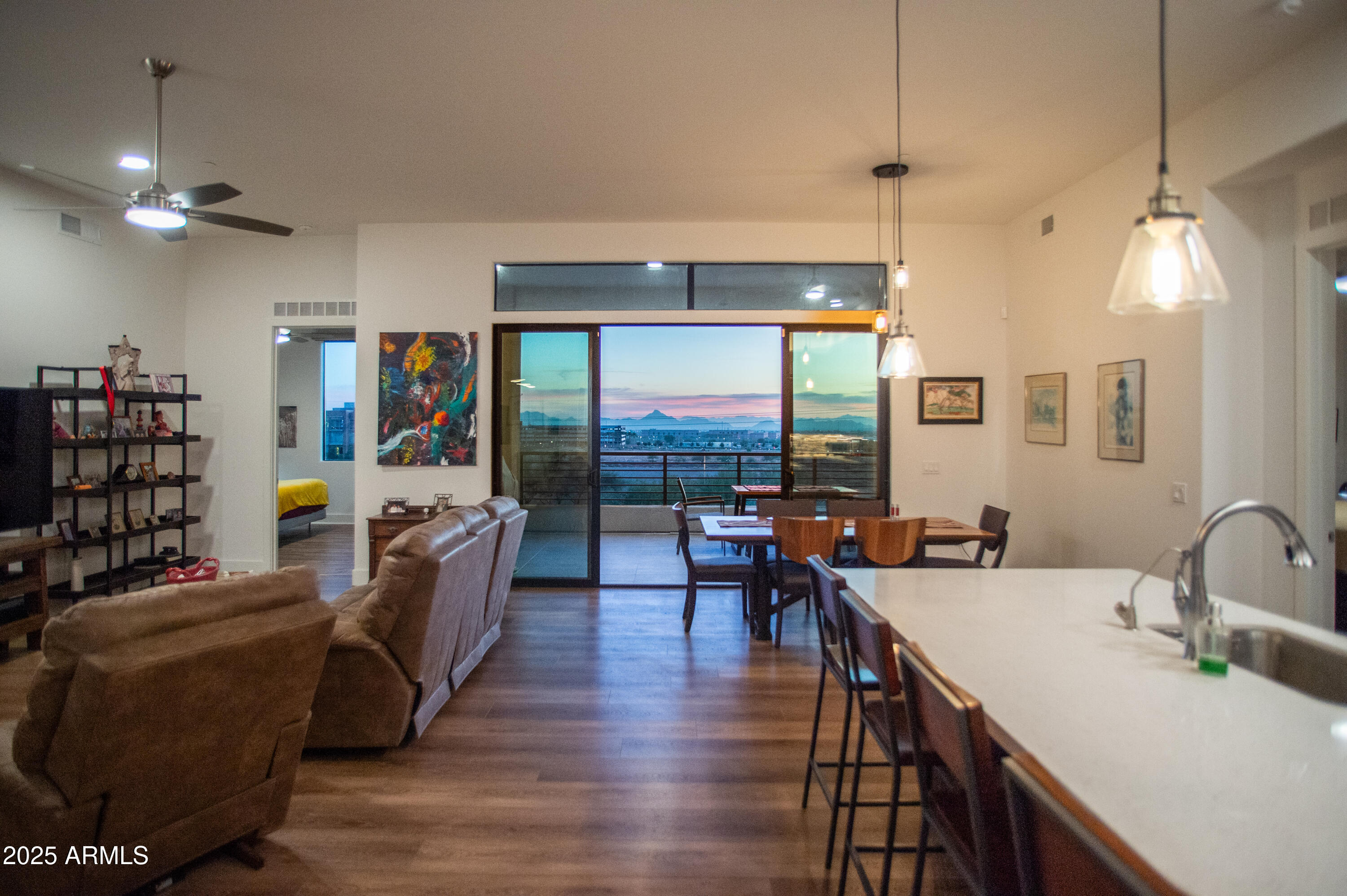 5250 E DEER VALLEY Drive 403, Phoenix, AZ 85054