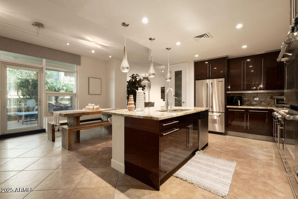 140 E RIO SALADO Parkway 111, Tempe, AZ 85281