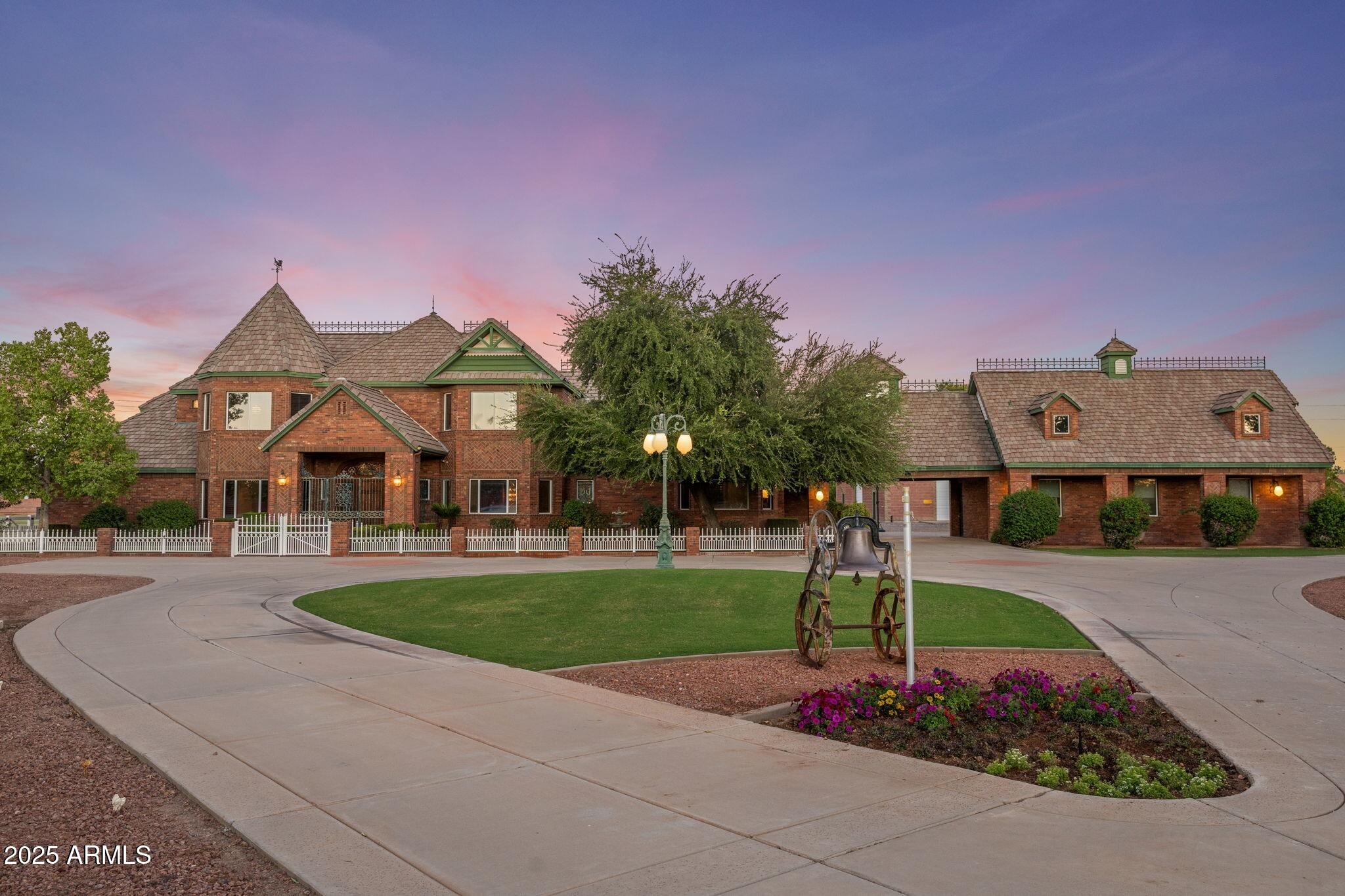 2025 S VAL VISTA Drive, Gilbert, AZ 85295