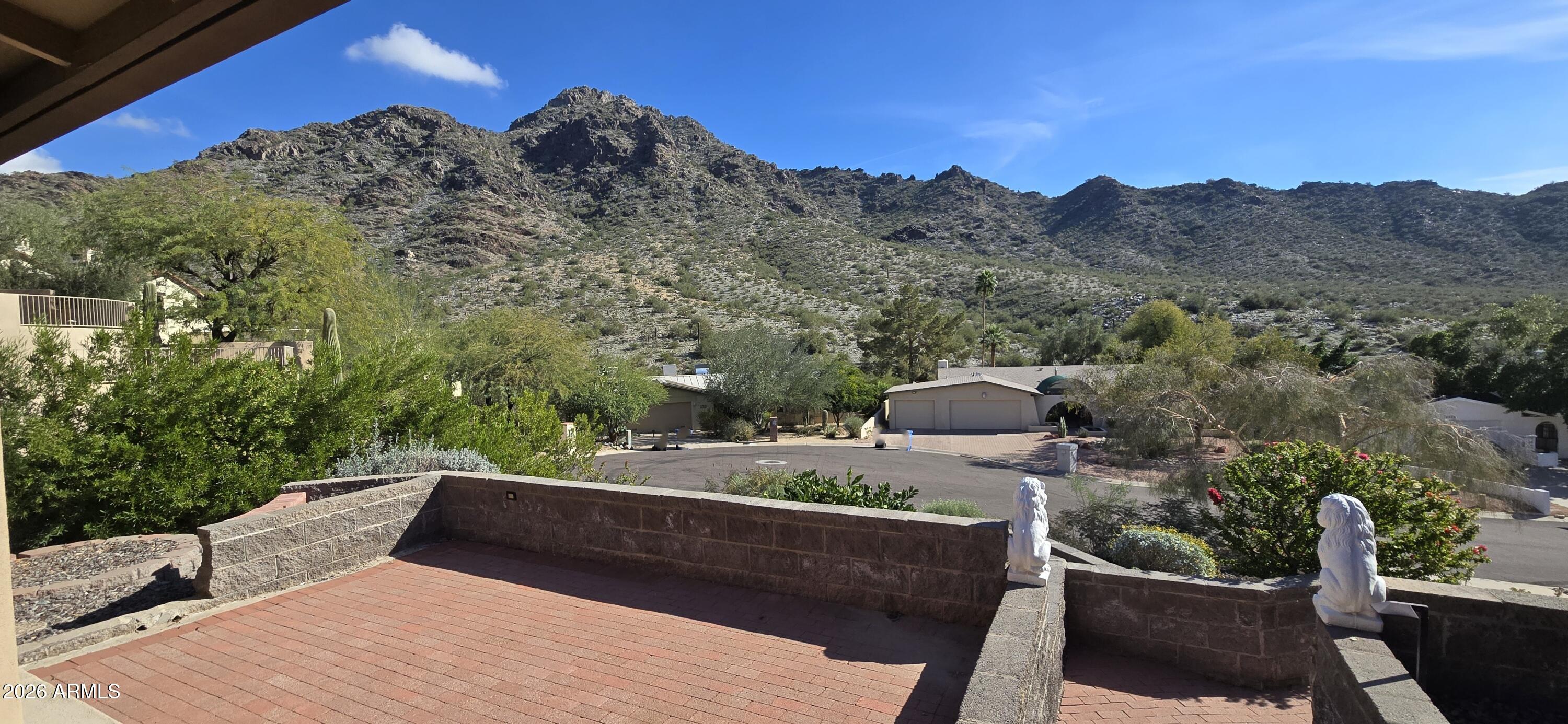 2346 E ORANGEWOOD Avenue, Phoenix, AZ 85020