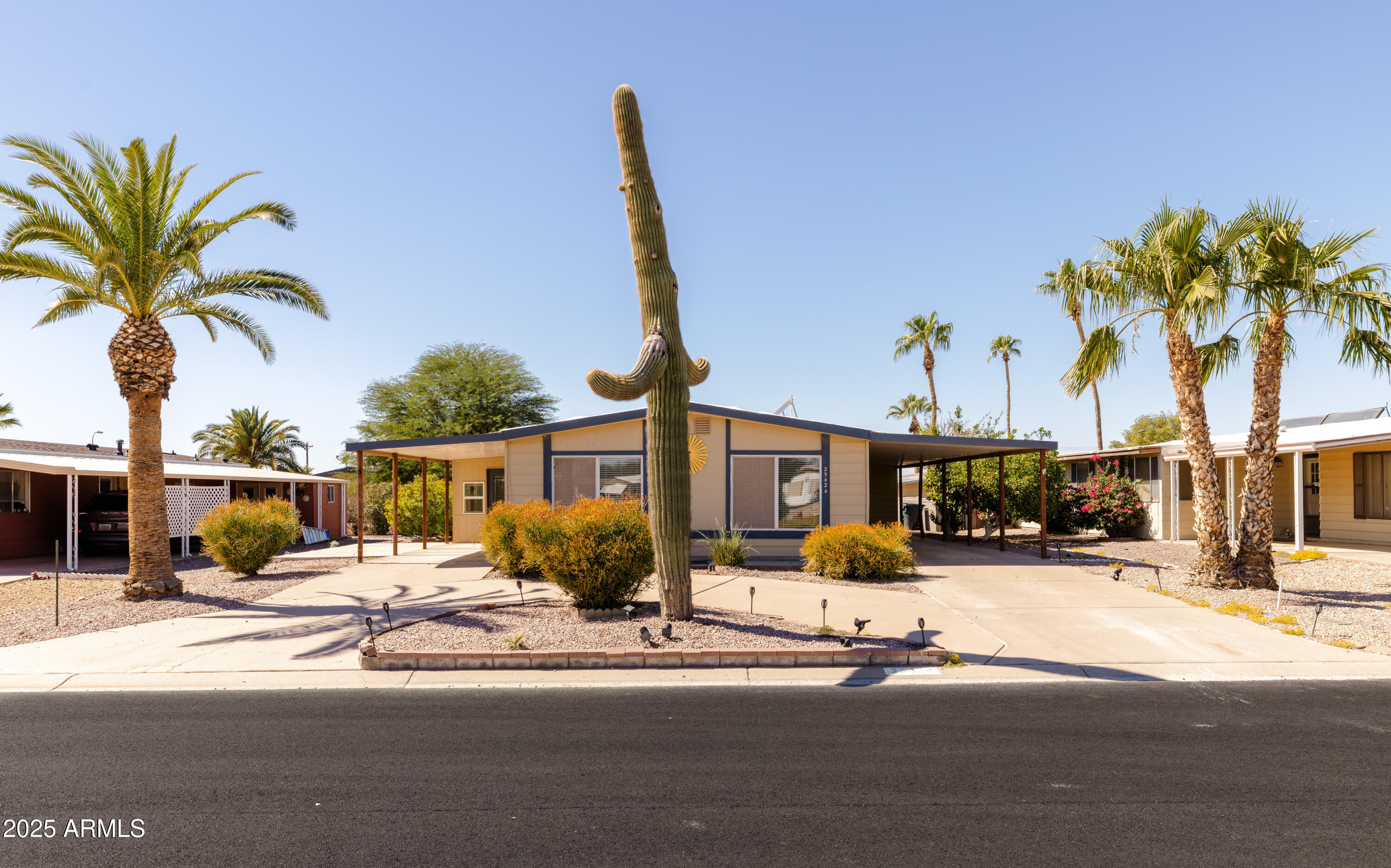 25424 S MONTANA Avenue, Sun Lakes, AZ 85248
