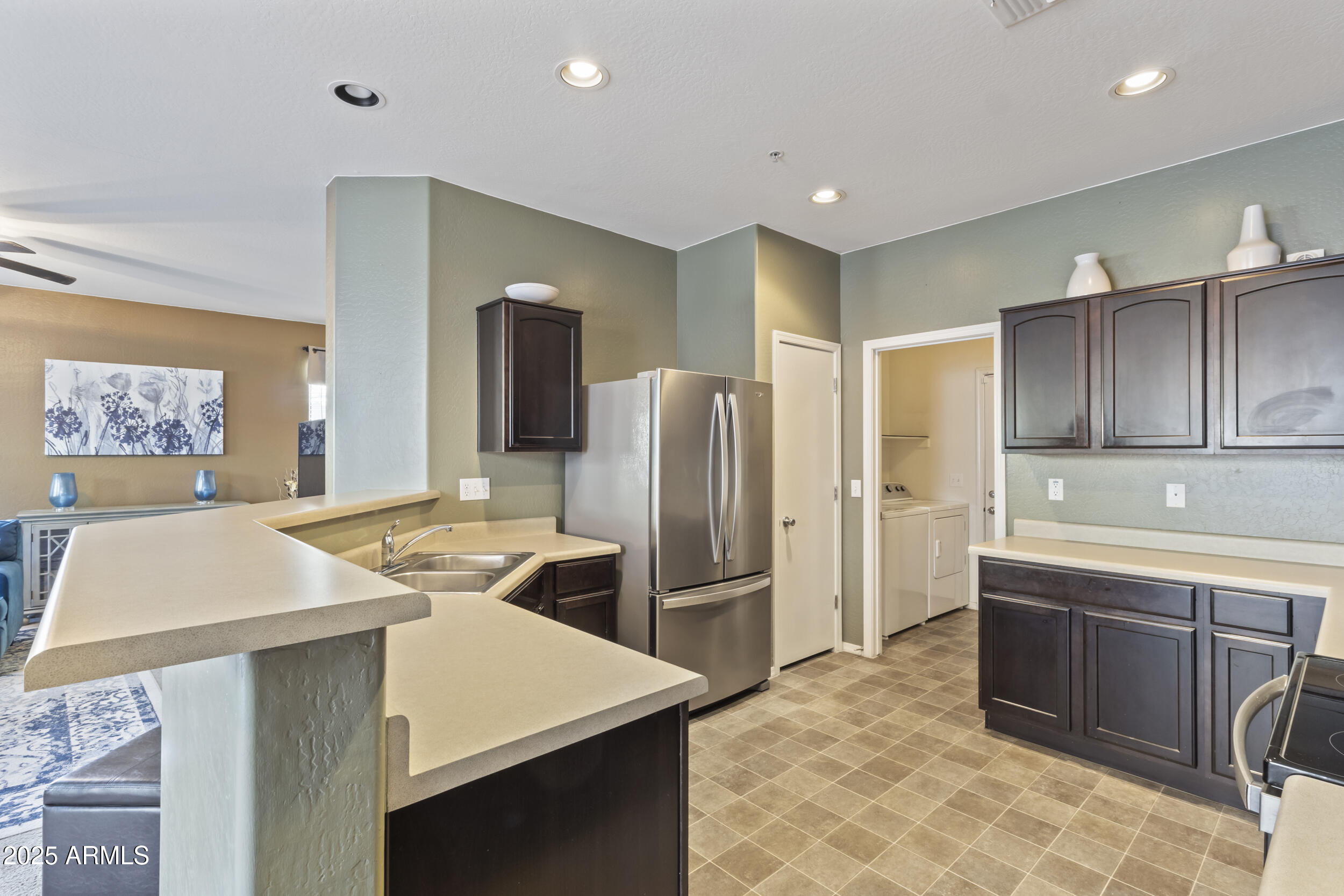 8192 W LYNWOOD Street, Phoenix, AZ 85043