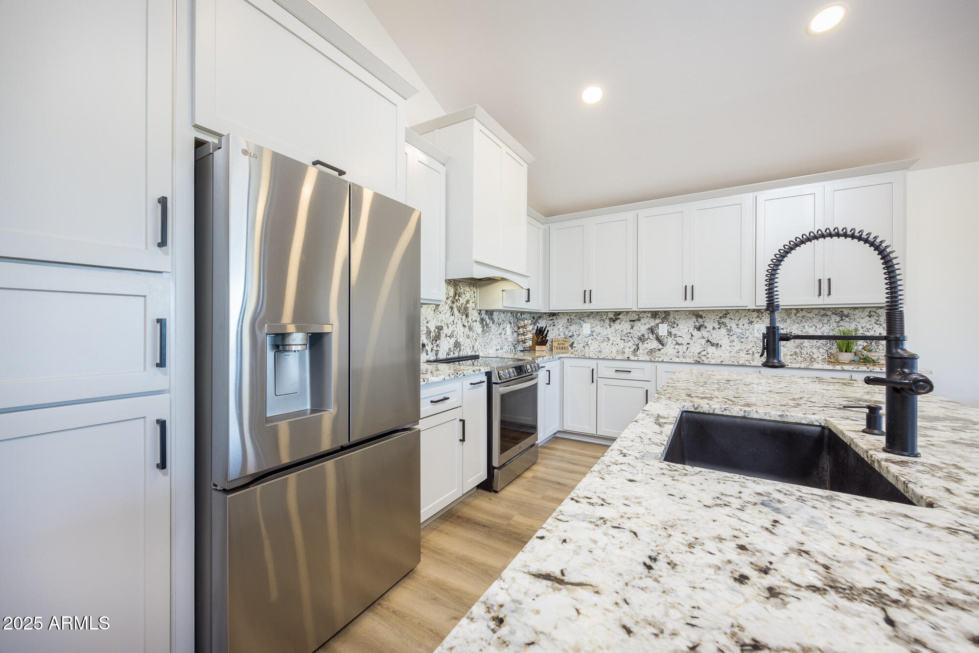 1302 W COYOTE Trail, Benson, AZ 85602
