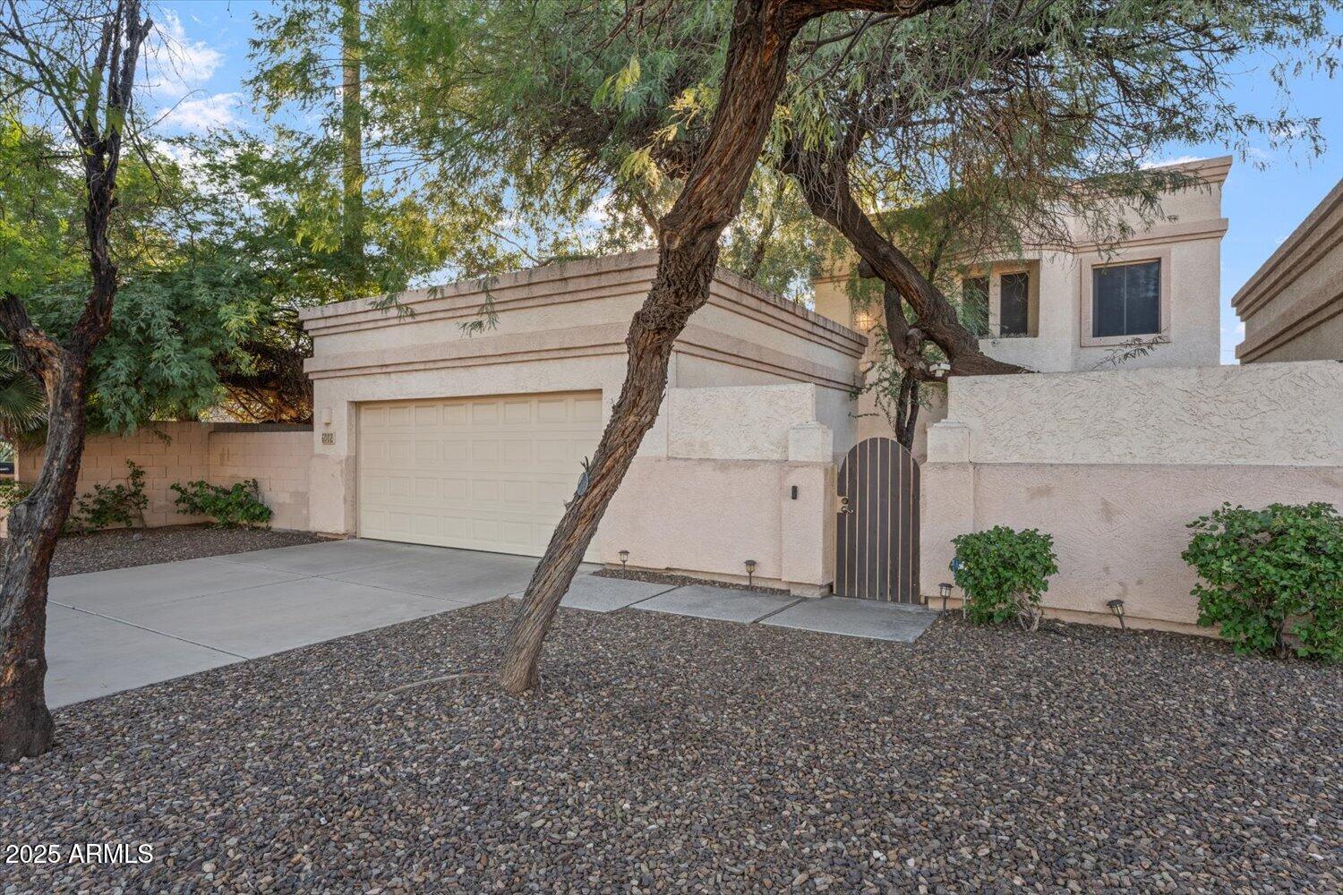 6002 N 5TH Place, Phoenix, AZ 85012