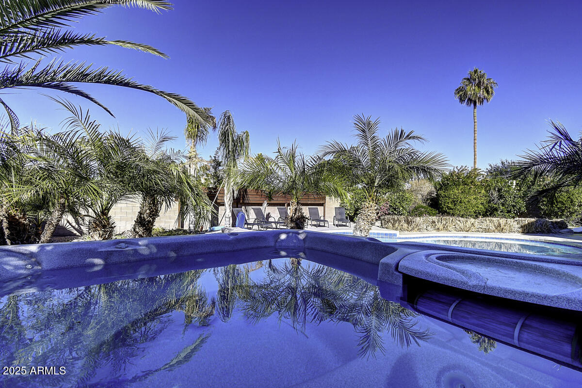 4524 E KELTON Lane, Phoenix, AZ 85032