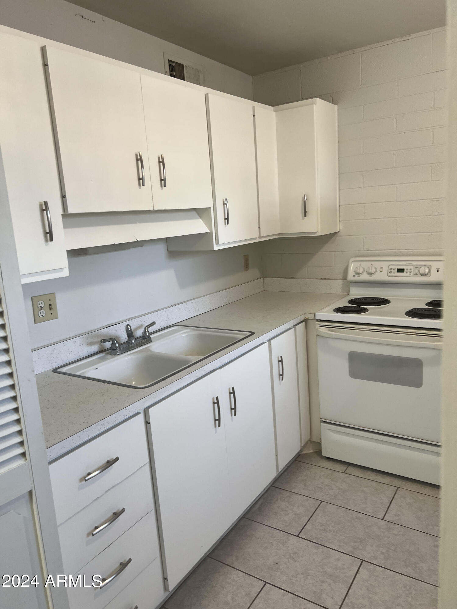 2604 W Berridge Lane C103, Phoenix, AZ 85017