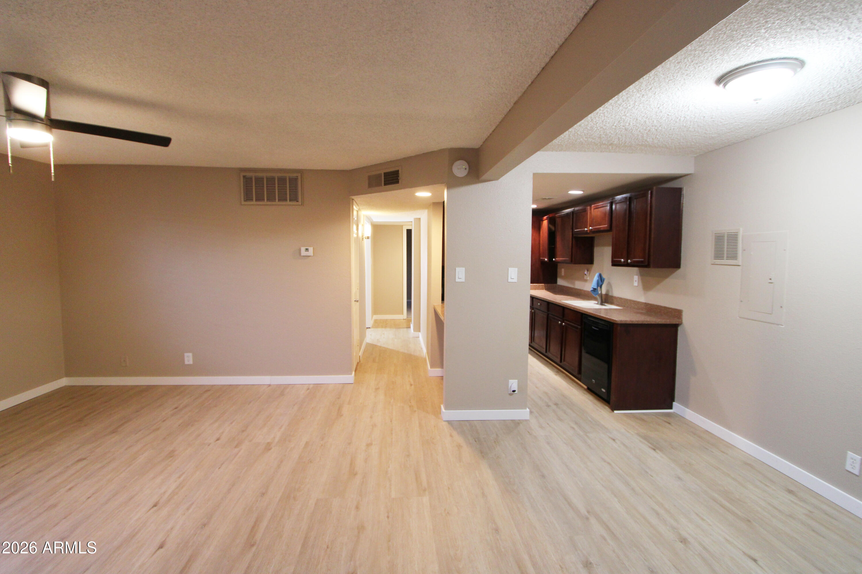 424 W BROWN Road 105, Mesa, AZ 85201
