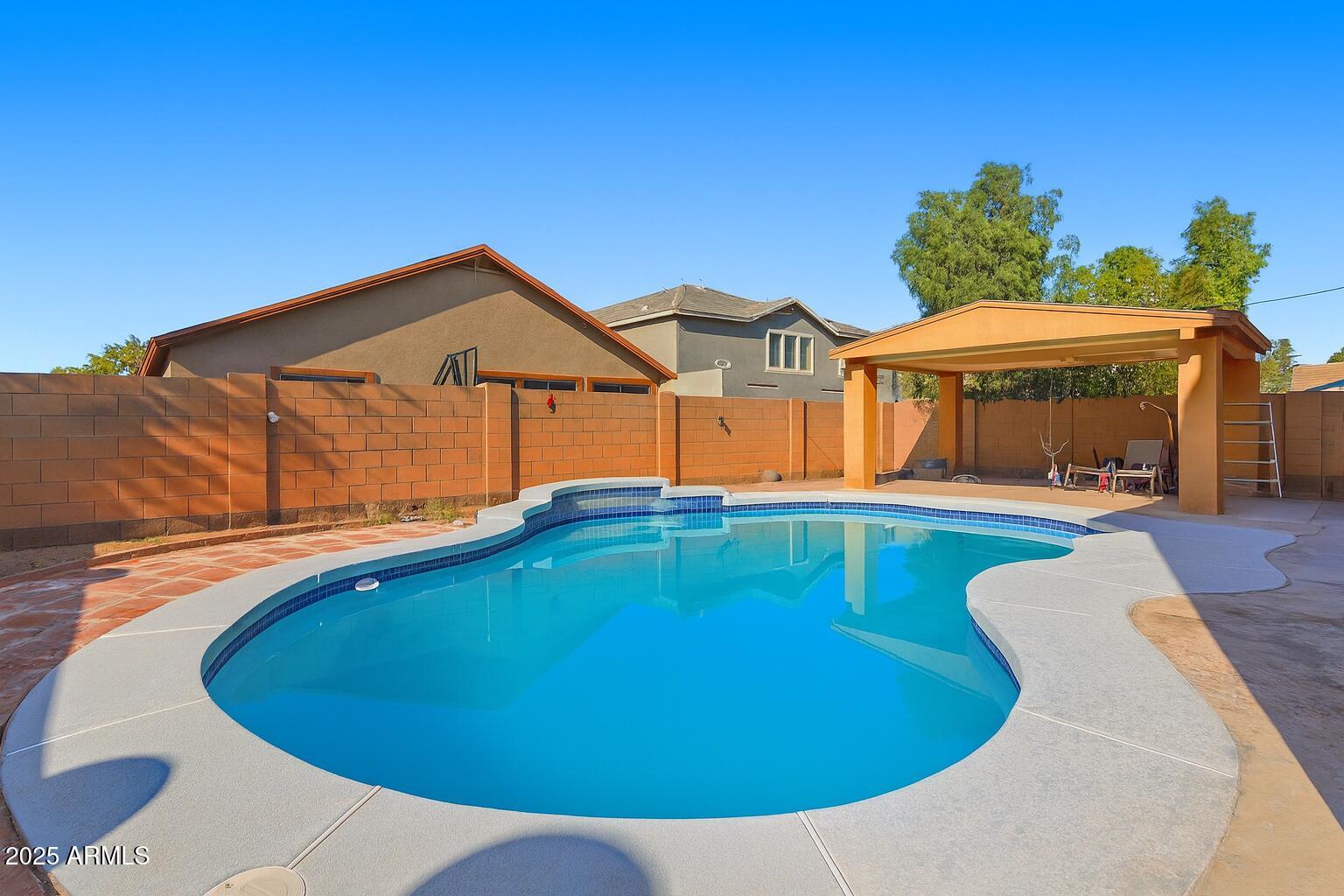 6826 S 41ST Drive, Phoenix, AZ 85041