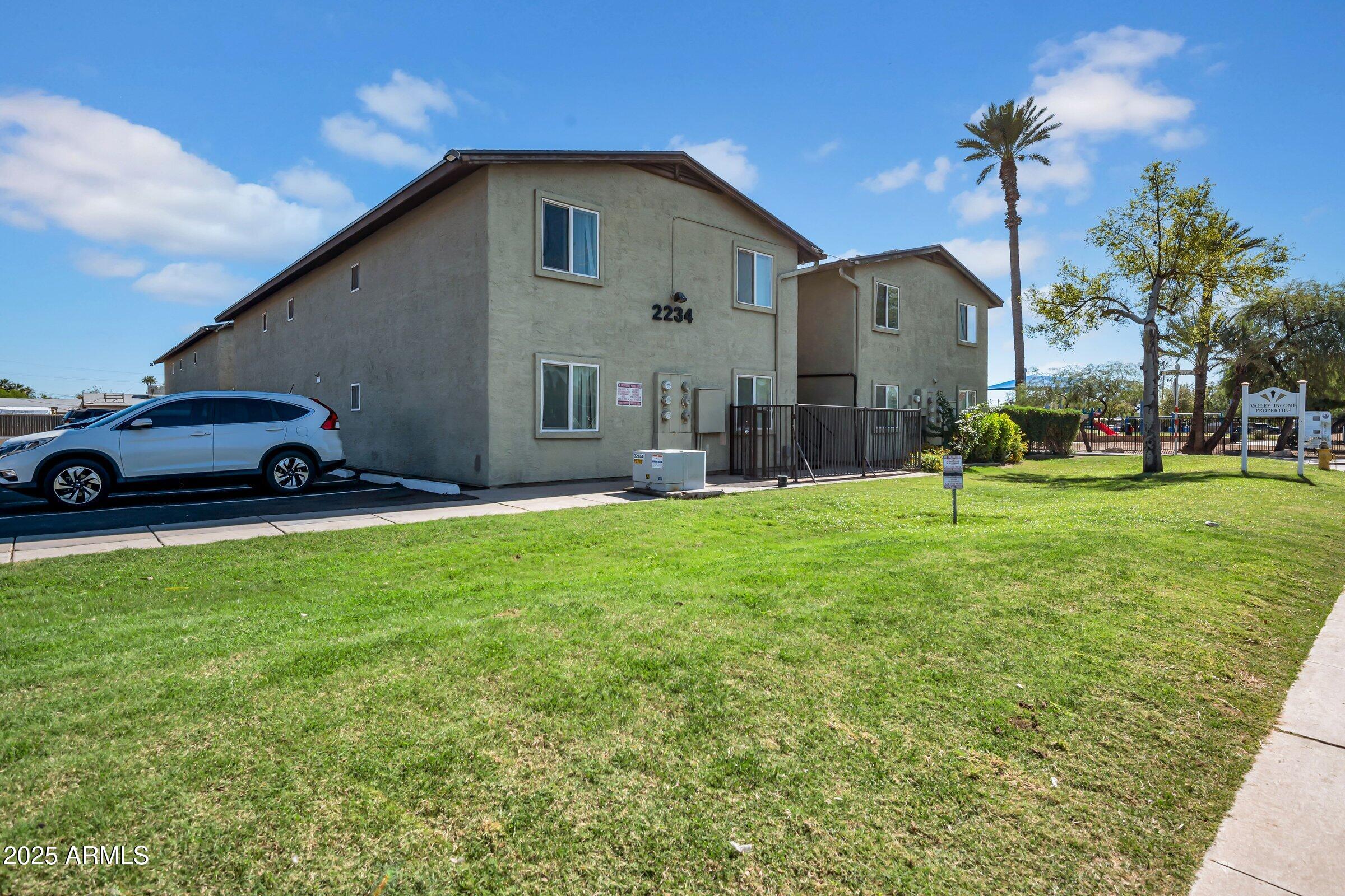 2234 W HAZELWOOD Street, Phoenix, AZ 85015