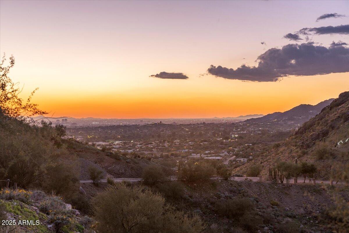 7080 N INVERGORDON Road -, Paradise Valley, AZ 85253