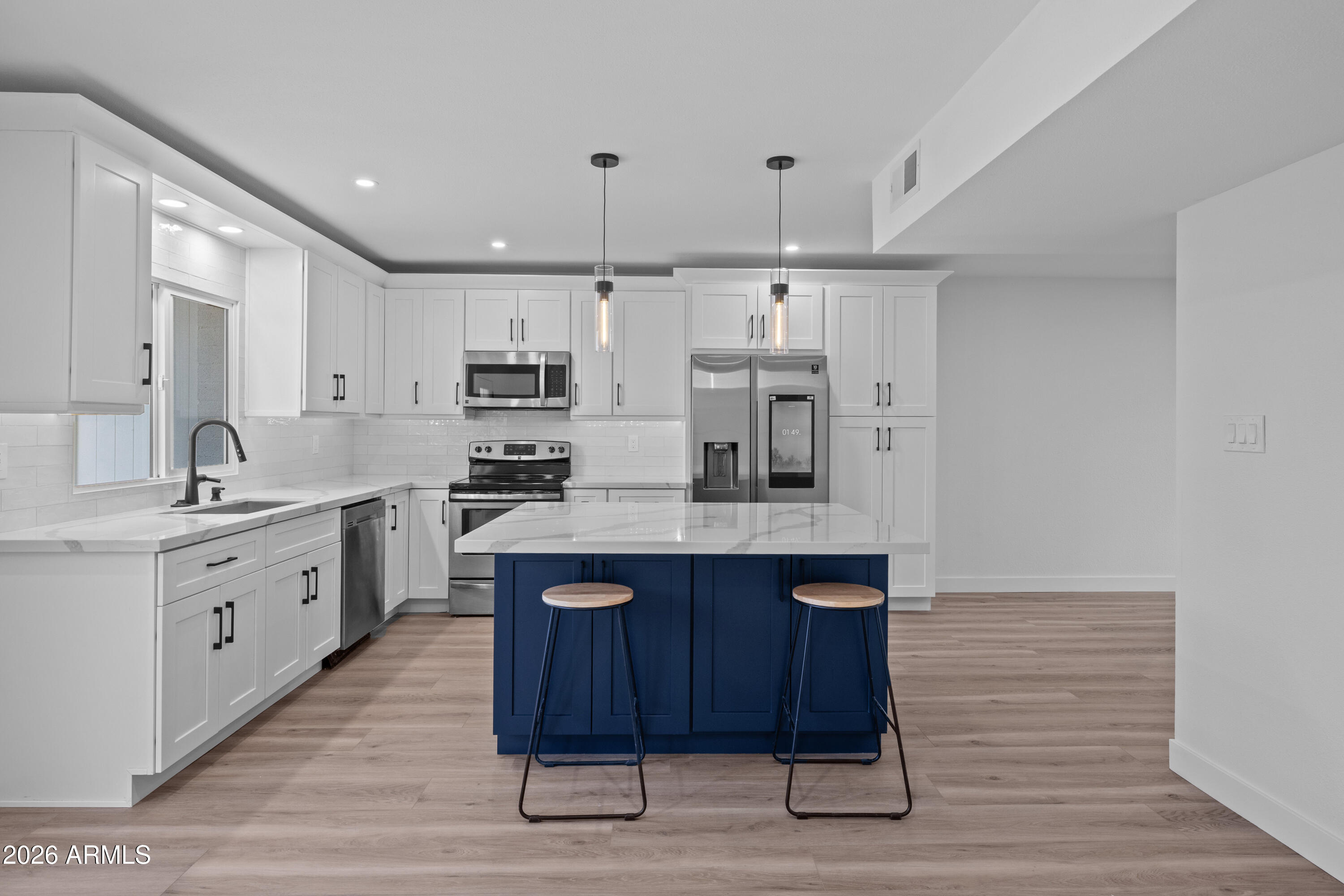 8214 E MCDONALD Drive, Scottsdale, AZ 85250