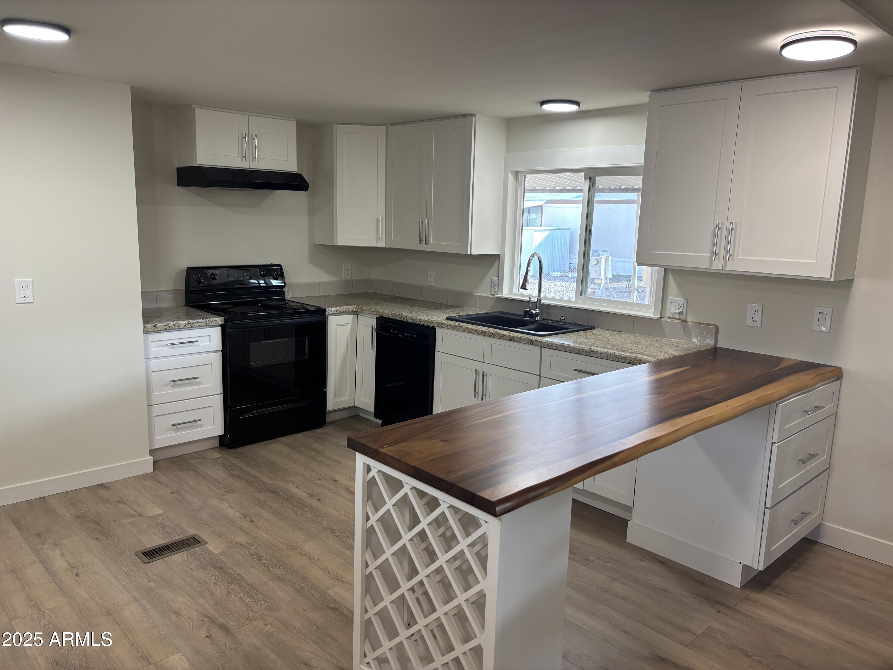 535 S Alma School Road 135, Mesa, AZ 85210