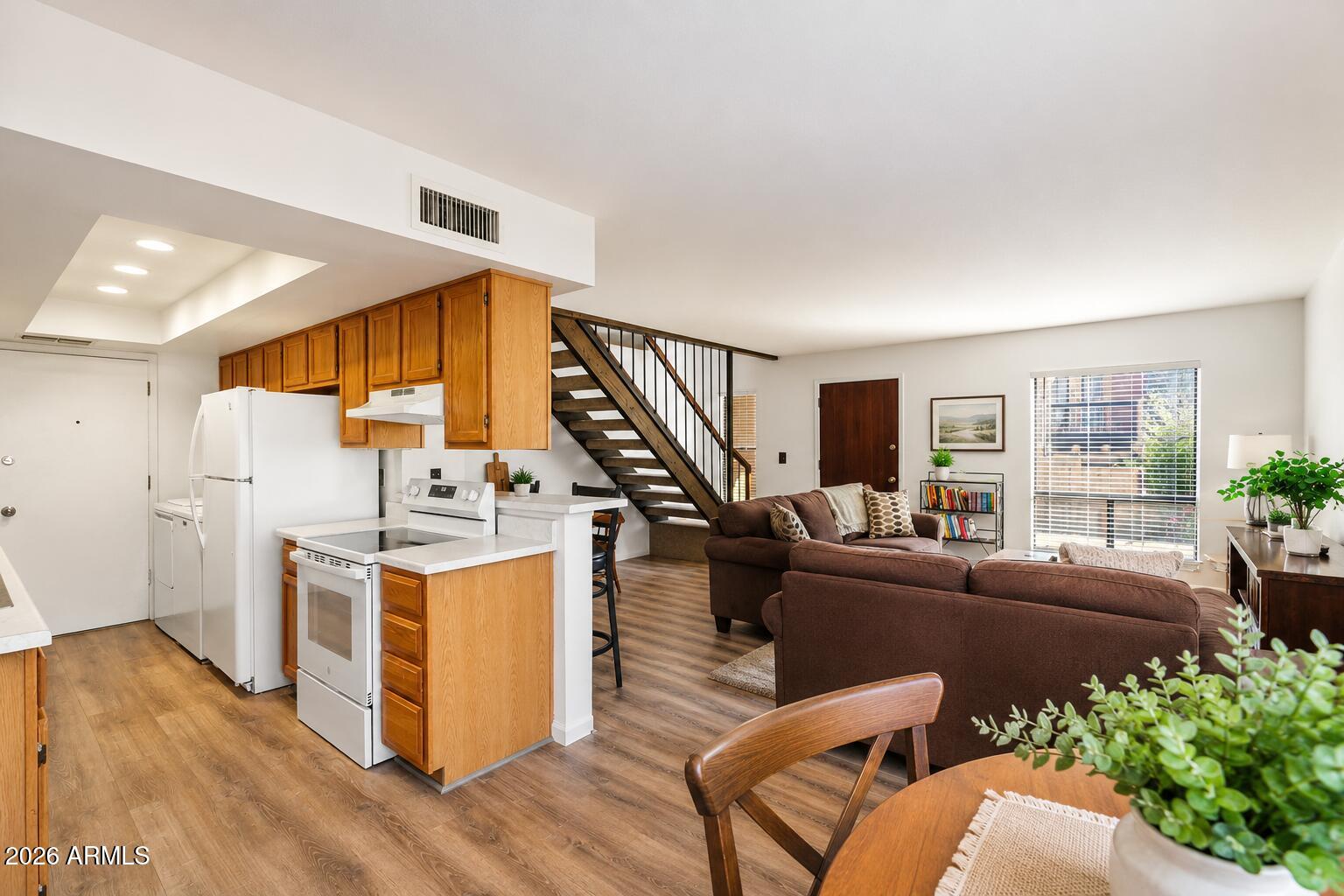 744 E North Lane 2, Phoenix, AZ 85020