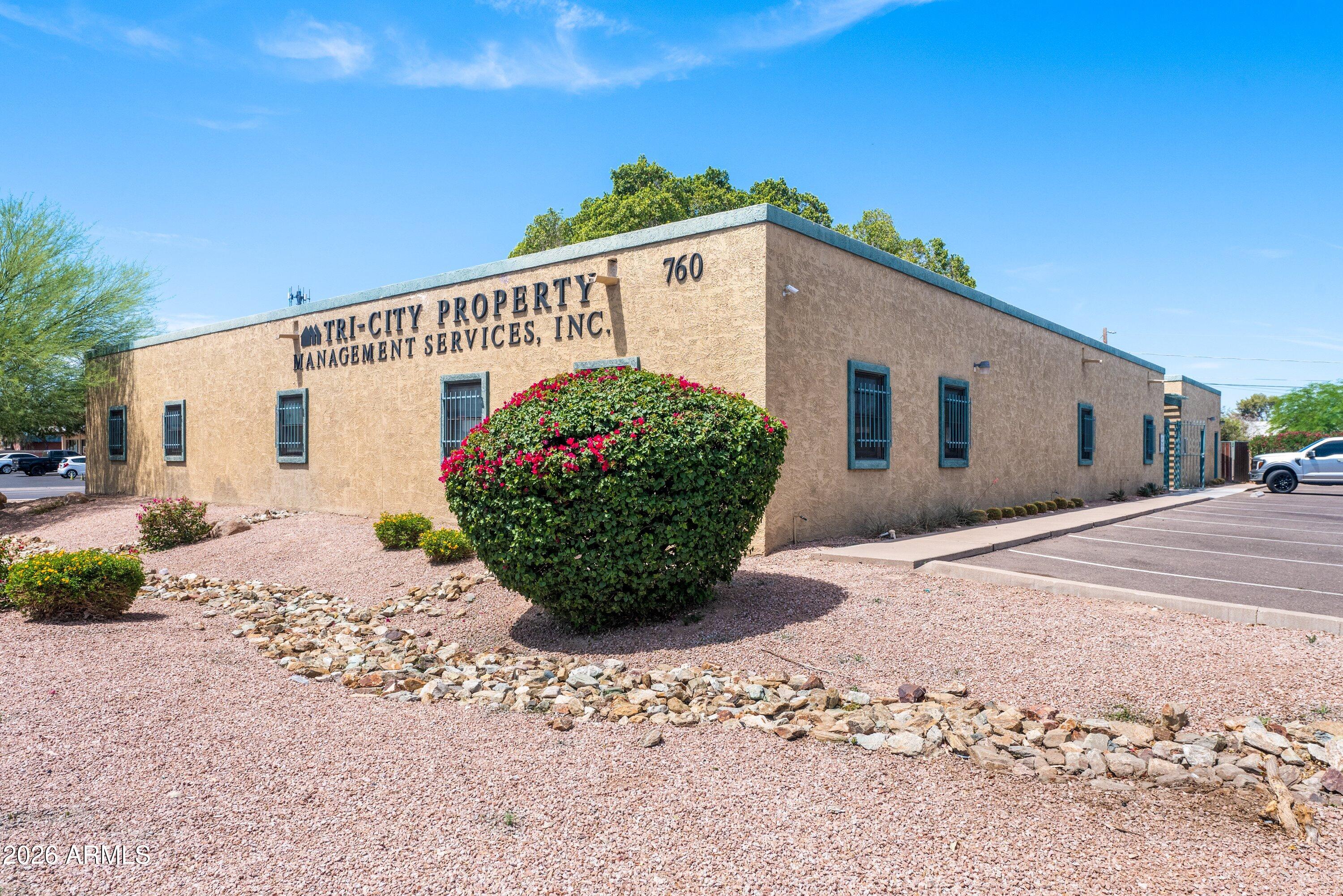 760 S STAPLEY Drive, Mesa, AZ 85204