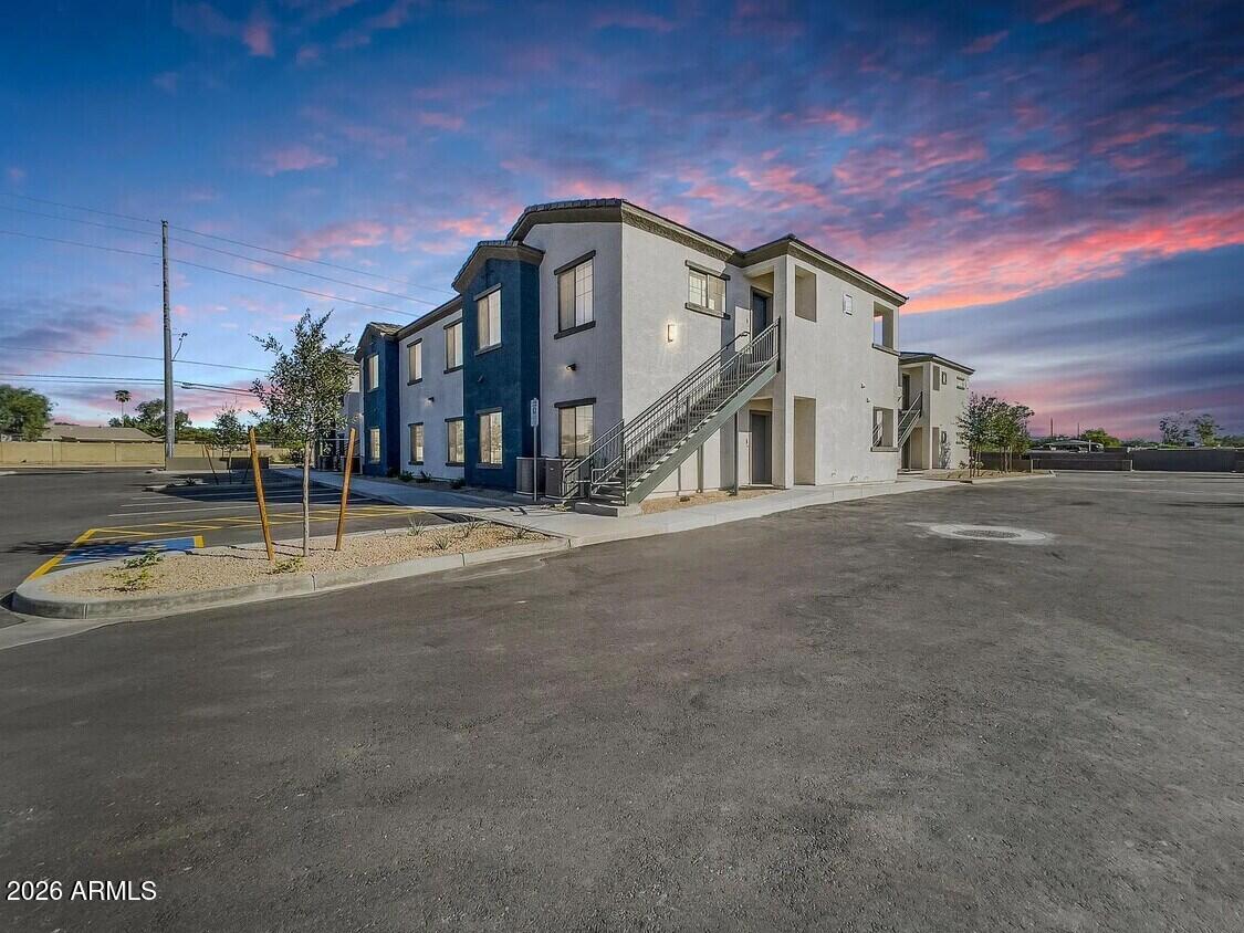 17444 N 32ND Street, Phoenix, AZ 85032