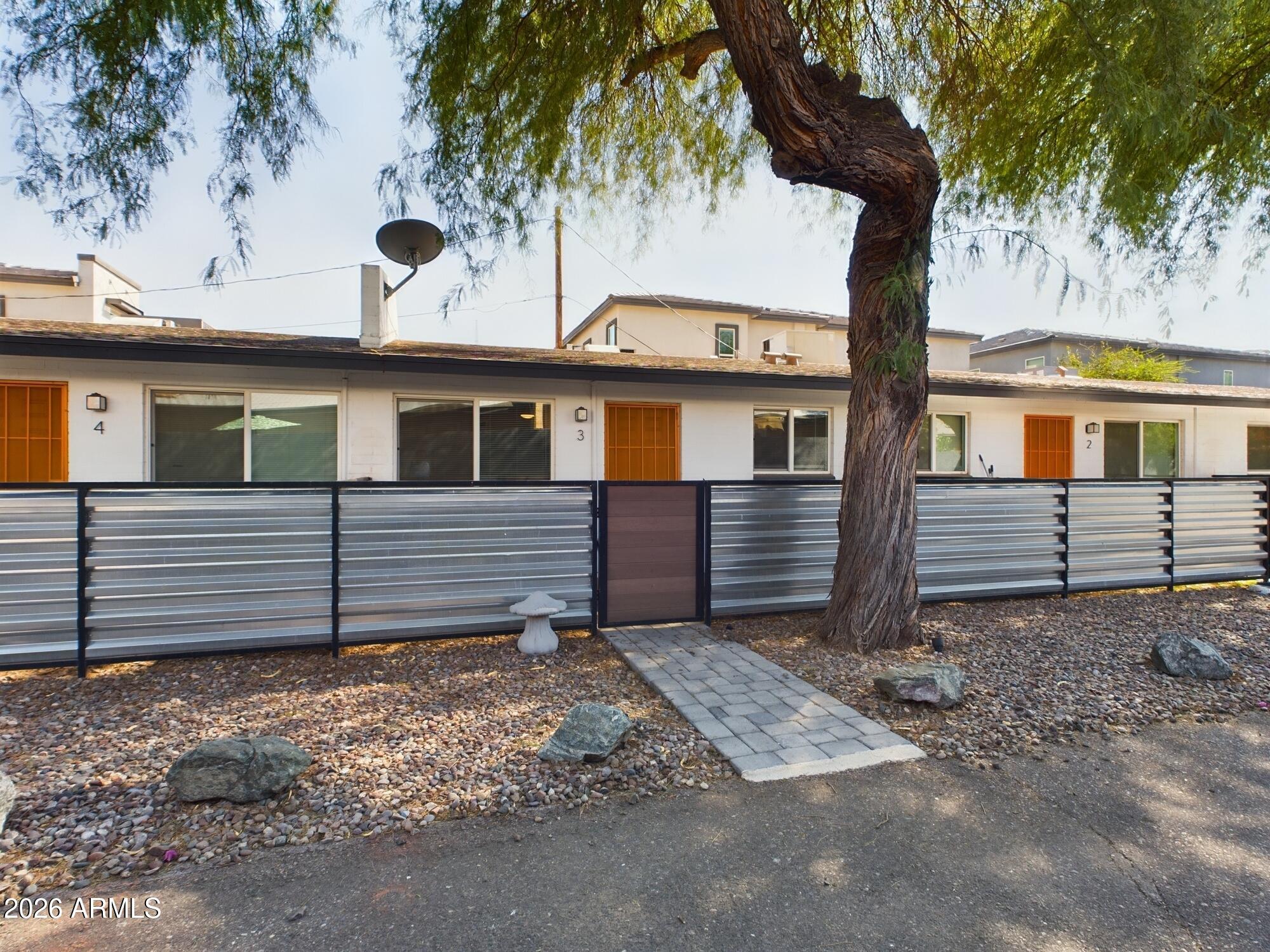 3016 N 37 Street, Phoenix, AZ 85018