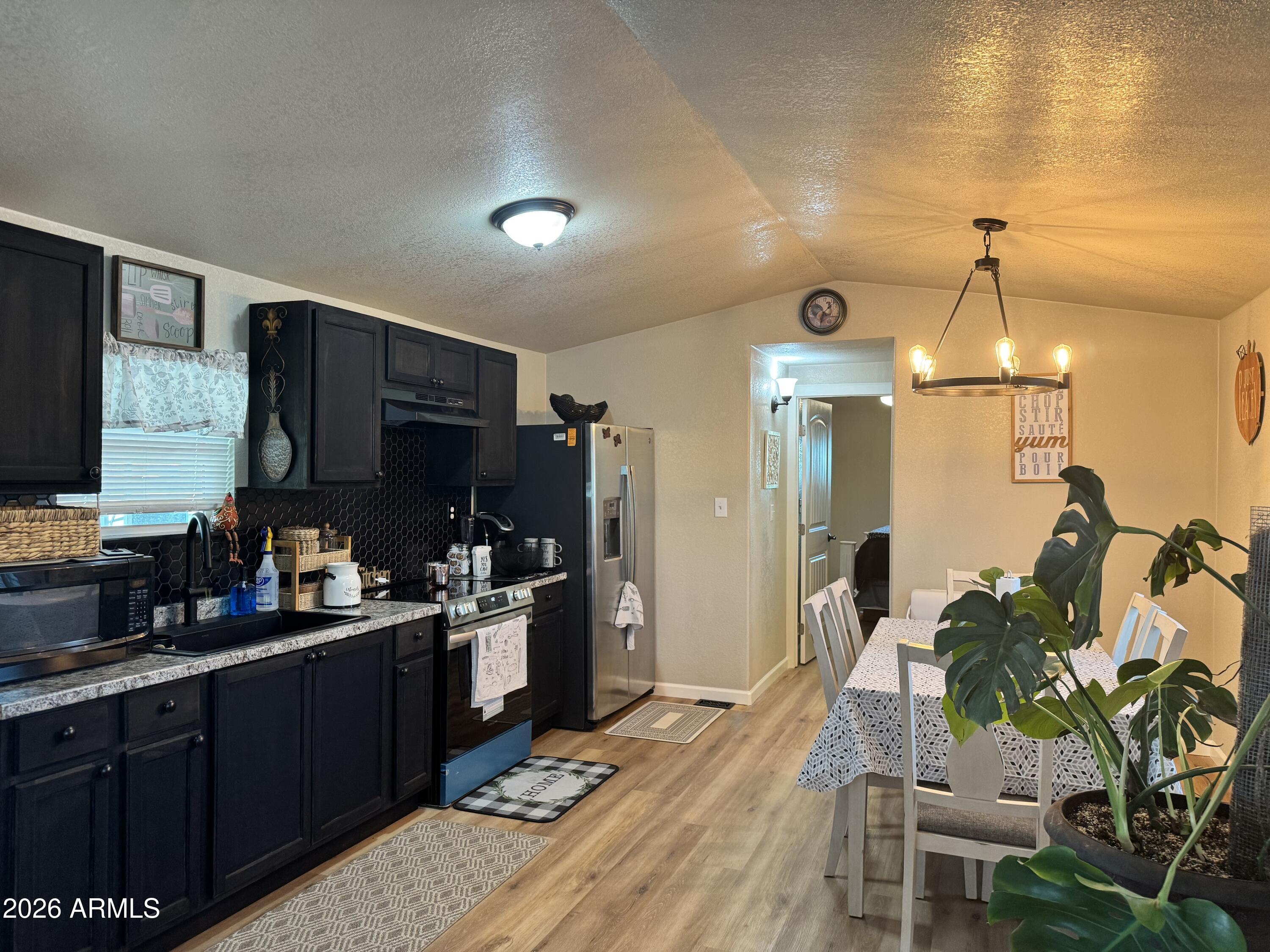 12817 N 19th Place, Phoenix, AZ 85022