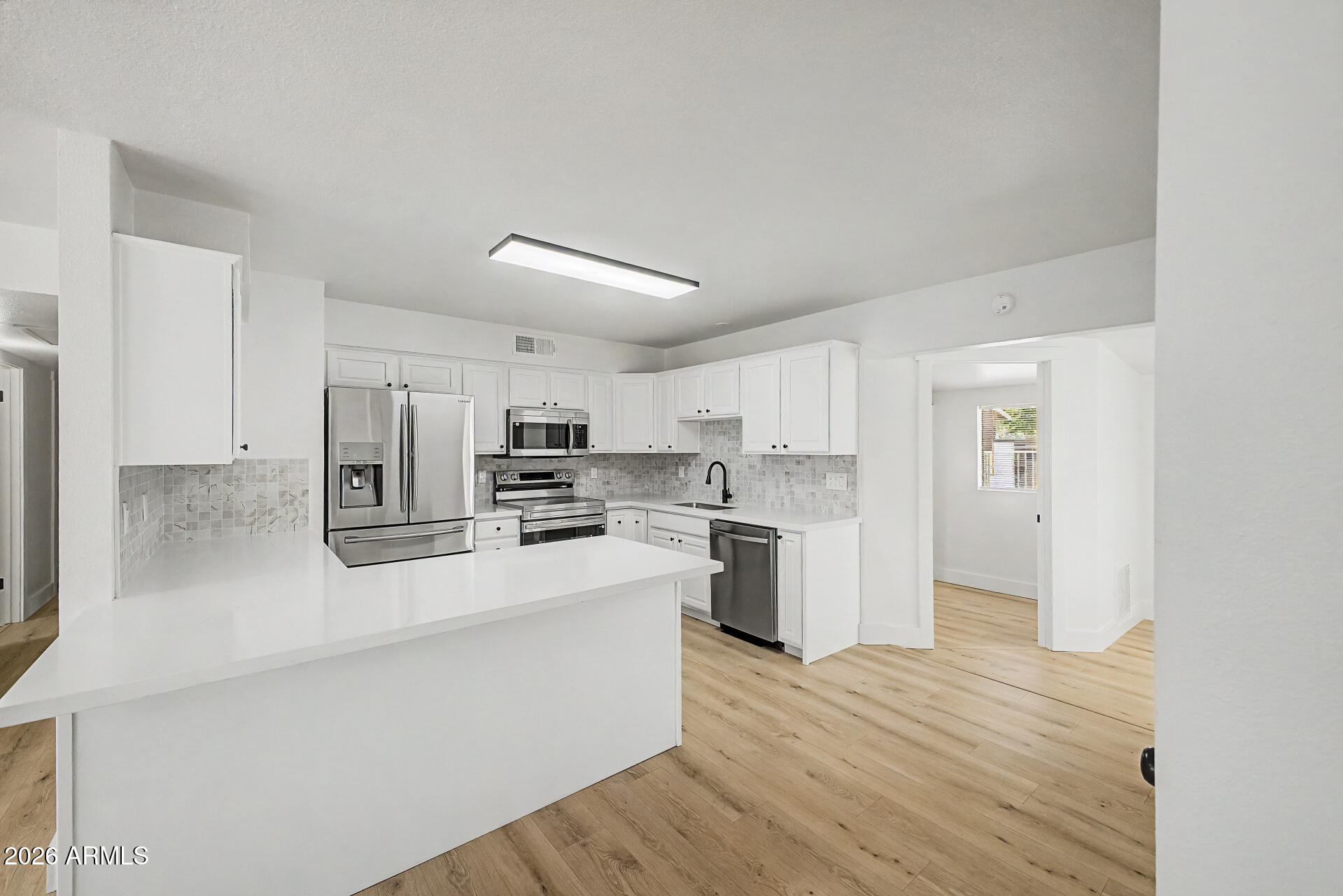2702 E GROVERS Avenue, Phoenix, AZ 85032