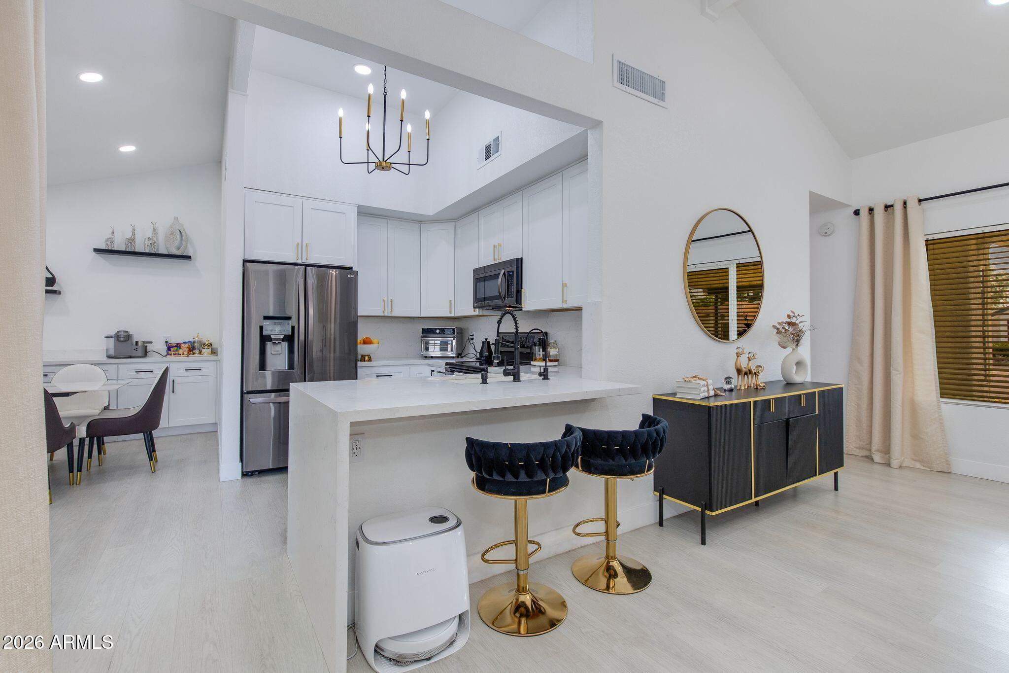 5216 W VOLTAIRE Drive, Glendale, AZ 85304