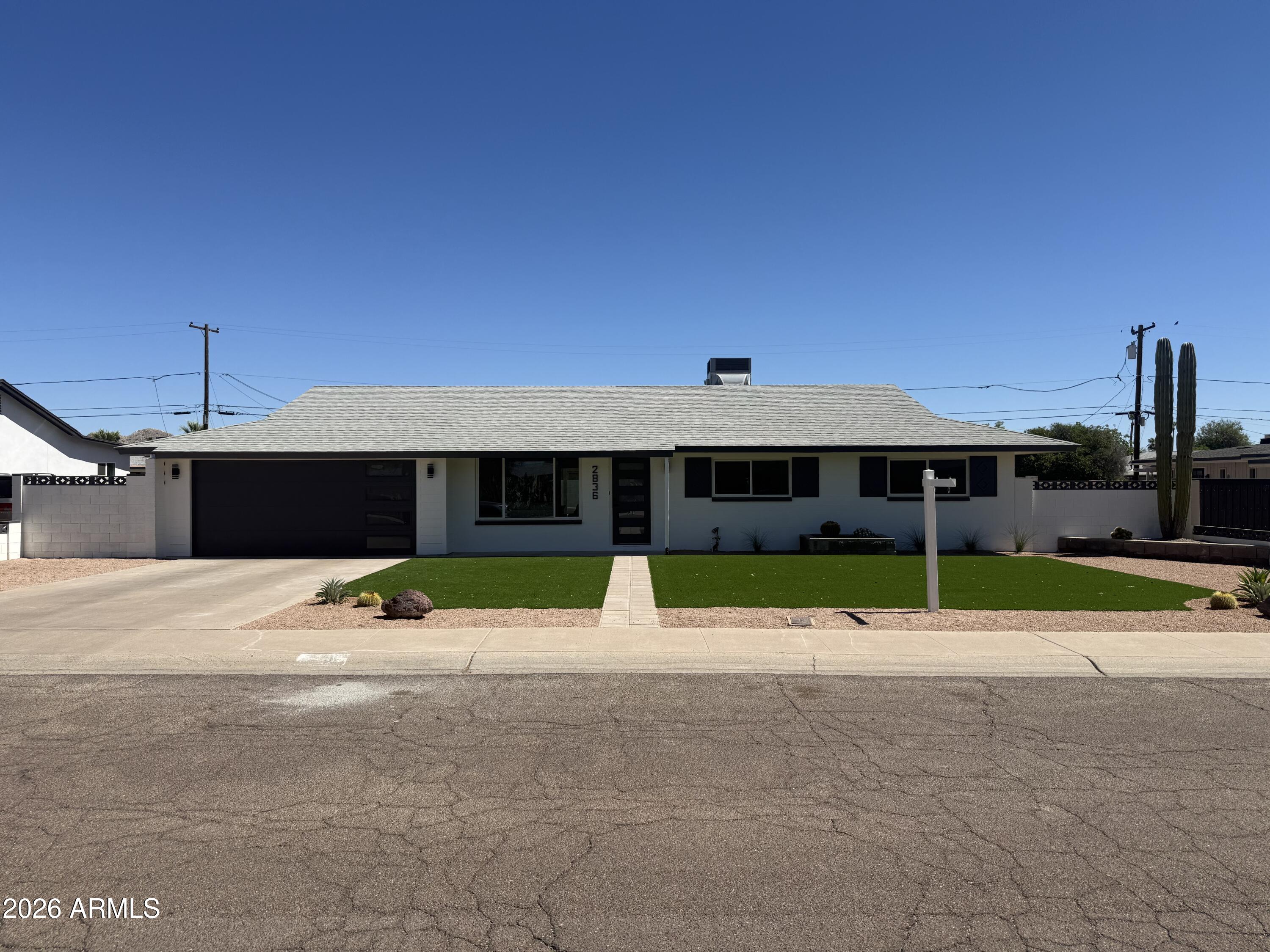 2836 E YUCCA Street, Phoenix, AZ 85028