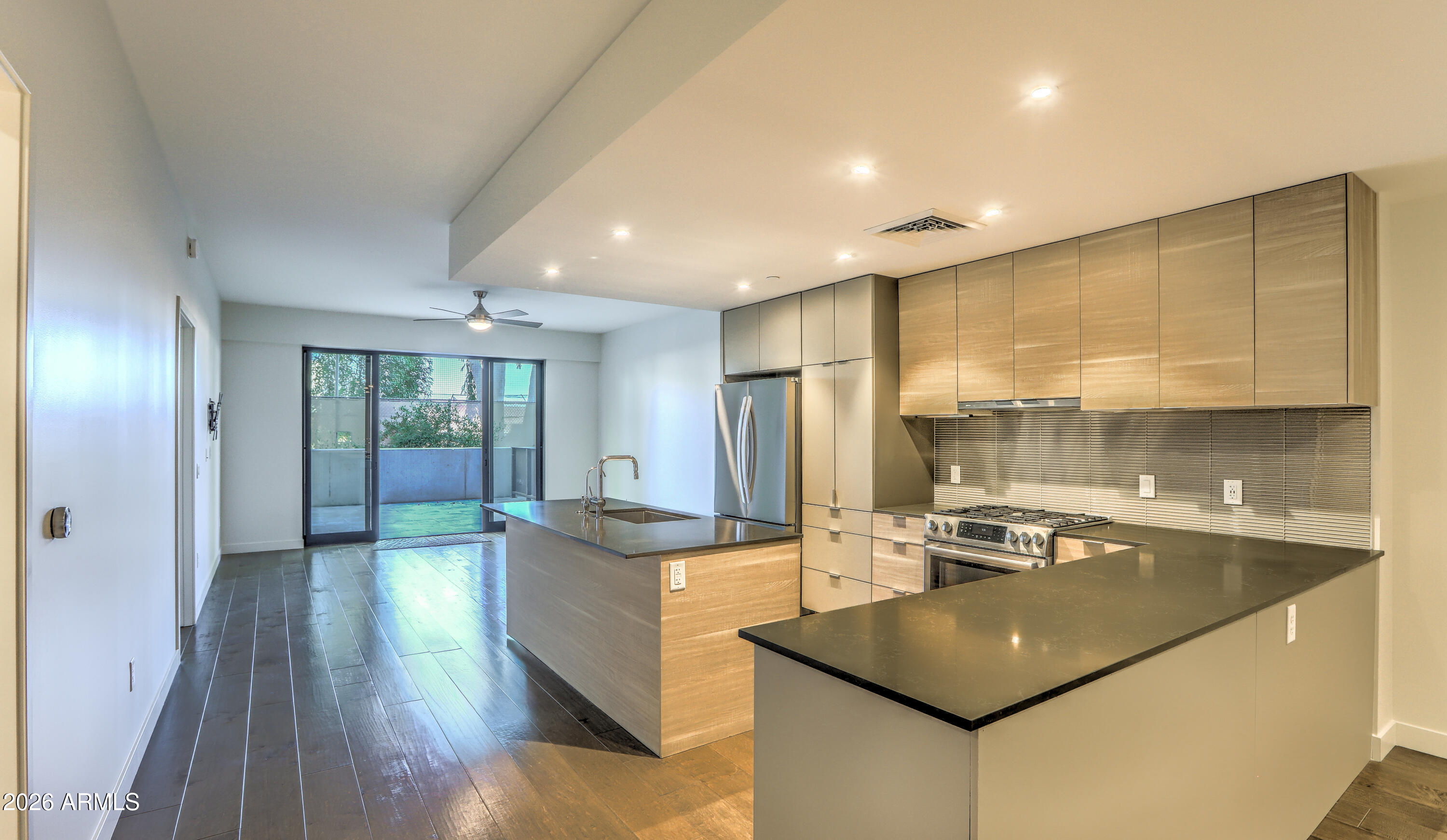 2300 E CAMPBELL Avenue 121, Phoenix, AZ 85016
