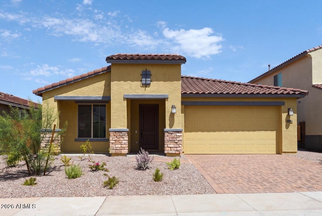 8736 W COLTER Street, Glendale, AZ 85305