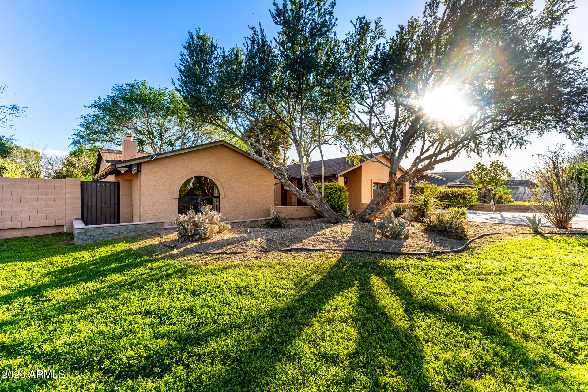 2115 W SHAWNEE Drive, Chandler, AZ 85224