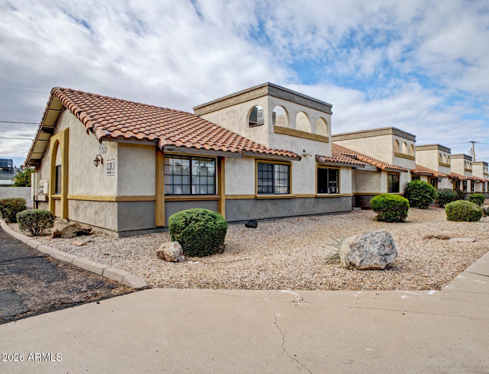 555 W UNIVERSITY Drive, Mesa, AZ 85201