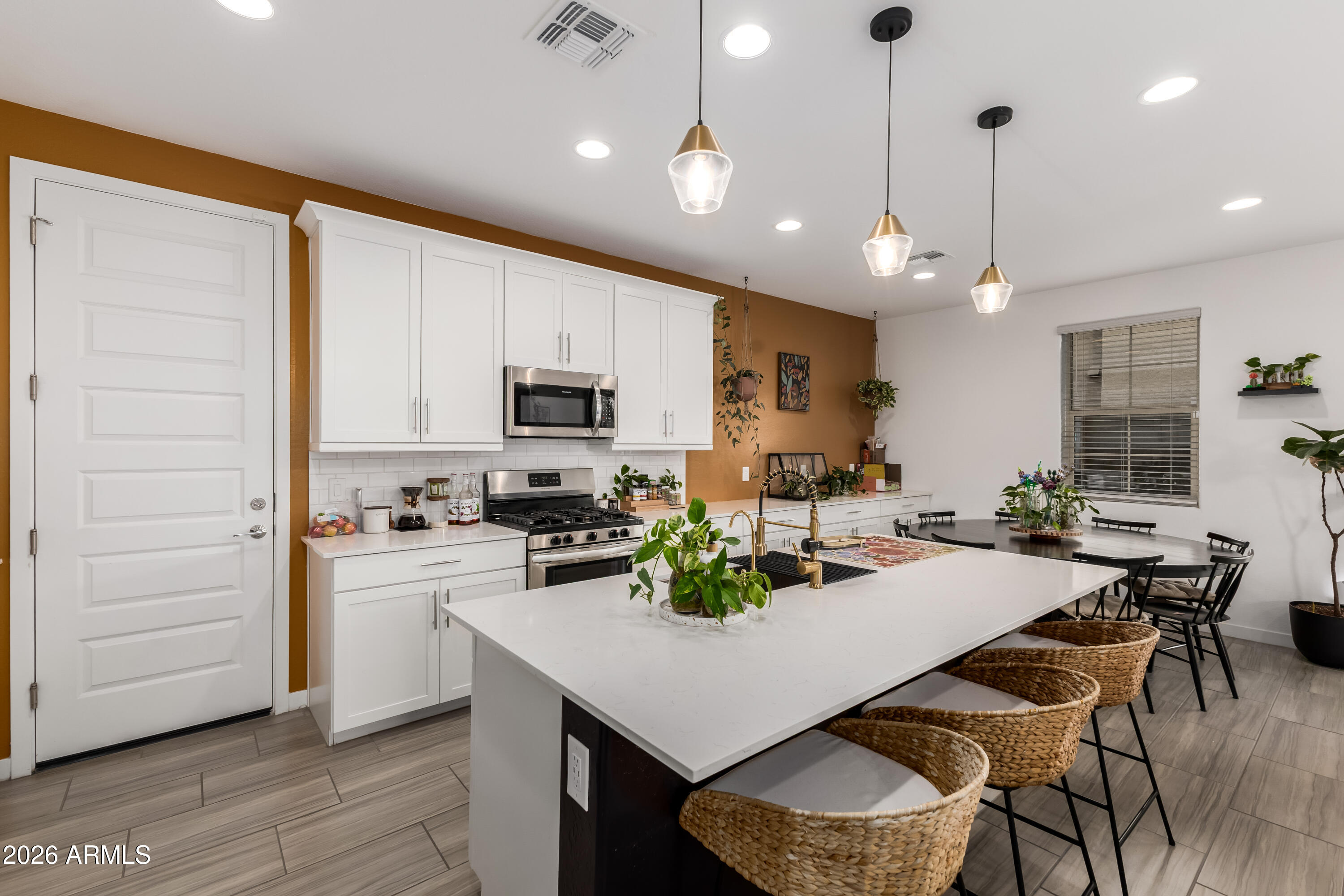9916 E TEXAS Avenue, Mesa, AZ 85212