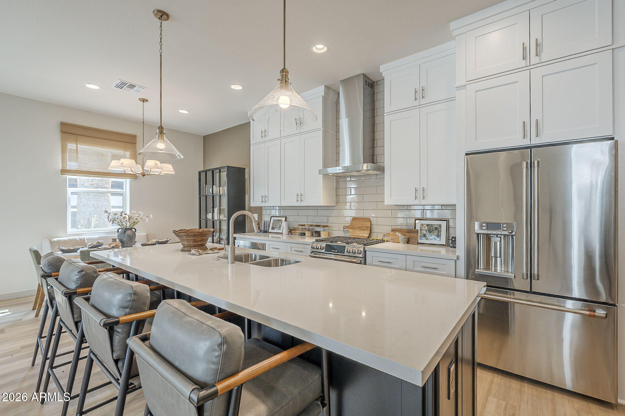 127 W HOLCOMB Lane, Phoenix, AZ 85003