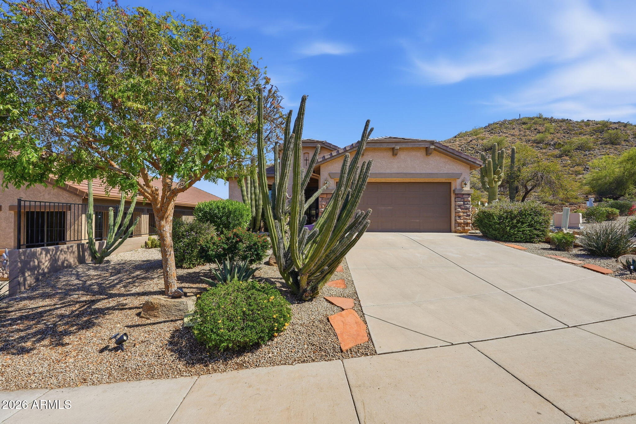 31993 N SKYLINE Drive, San Tan Valley, AZ 85143