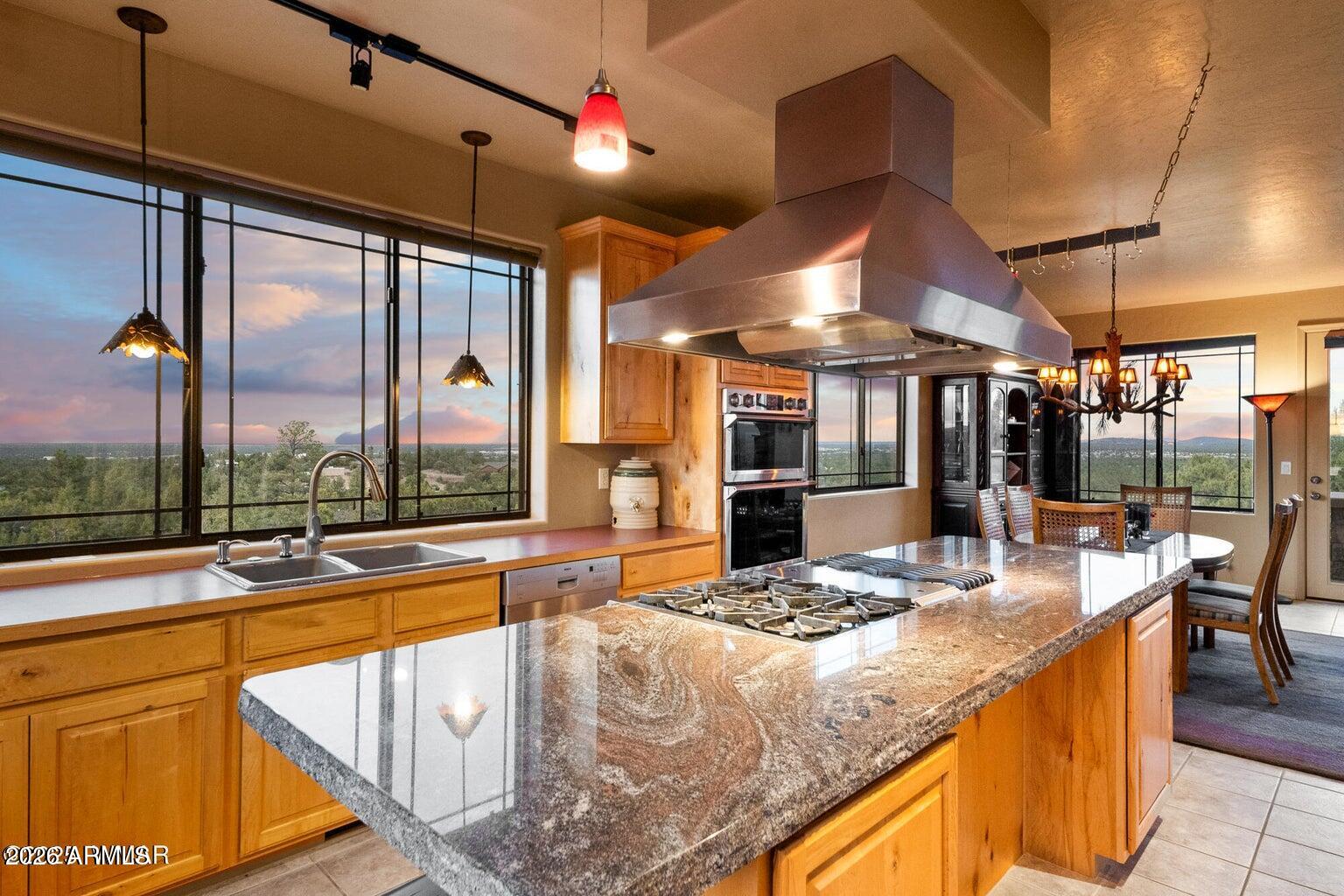 1511 S Canyon Ridge Trail, Show Low, AZ 85901